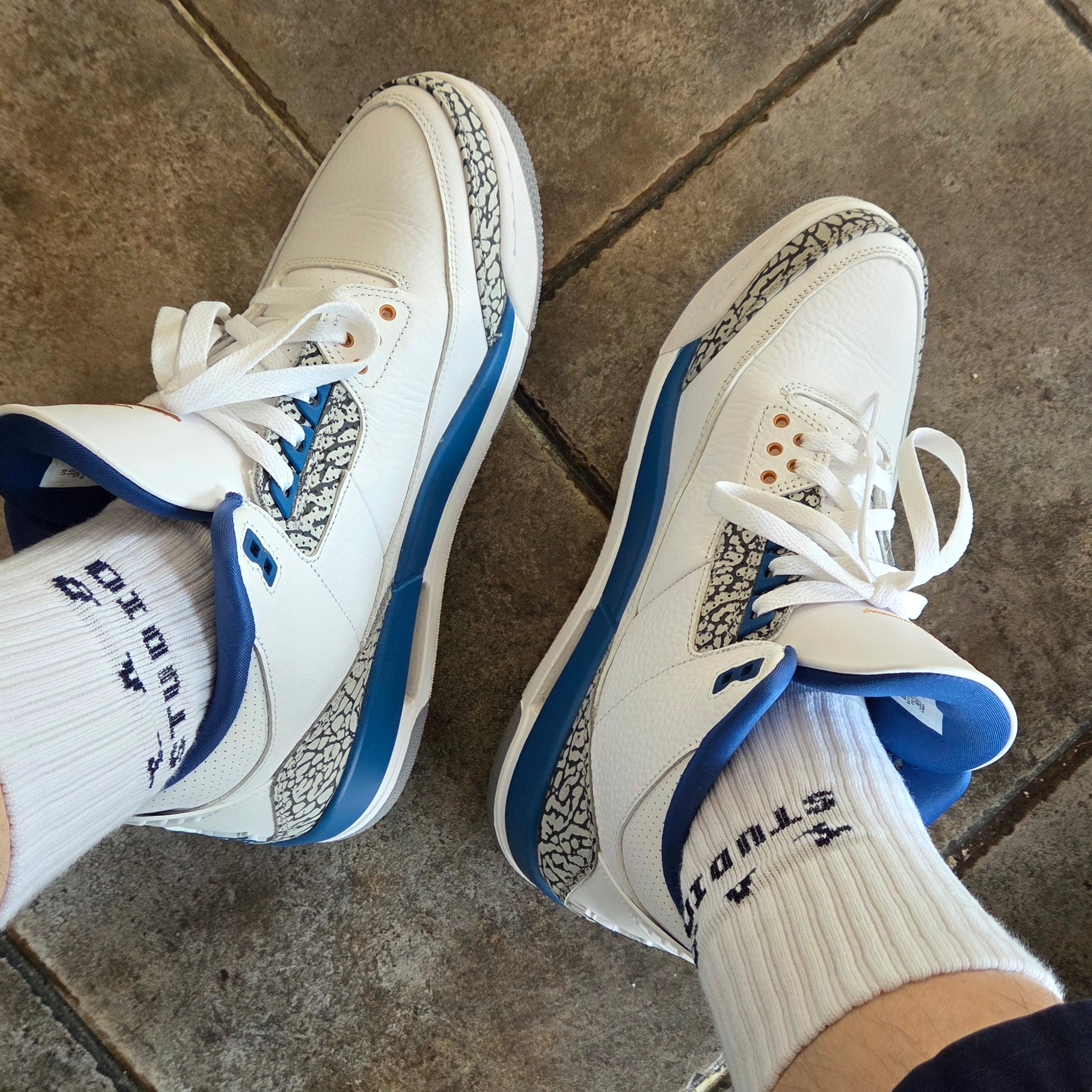 Jordan 3 Retro True Blue and Copper, IAB Studio Socks White Black (5 Pack) 착용 스타일