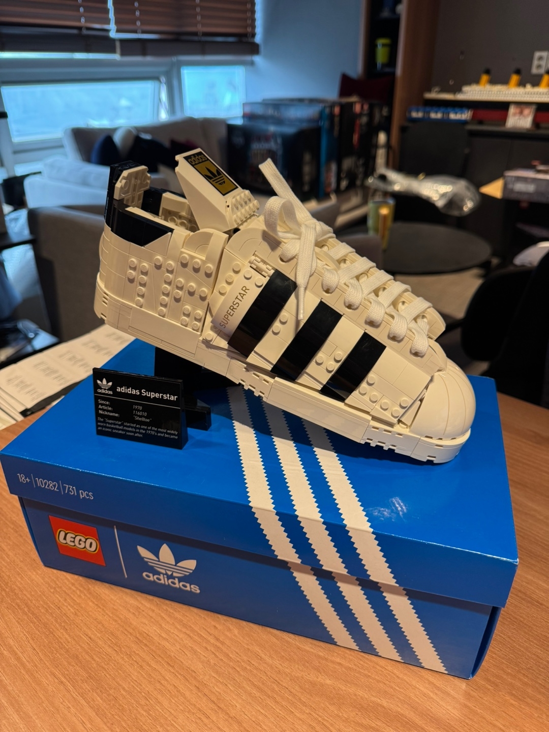 Lego Adidas Originals Superstar 착용 스타일