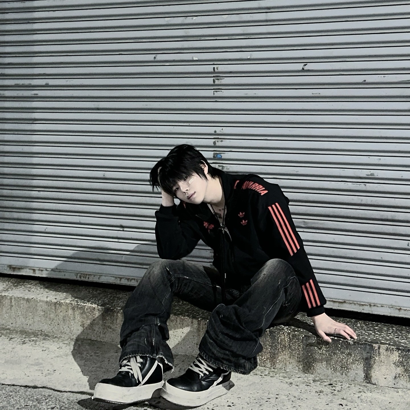 Adidas x Willy Chavarria Knit Track Top Black - KR Sizing, Rick Owens Porterville Runway Mega Geobasket Sneakers Black Pearl 착용 스타일 - 2