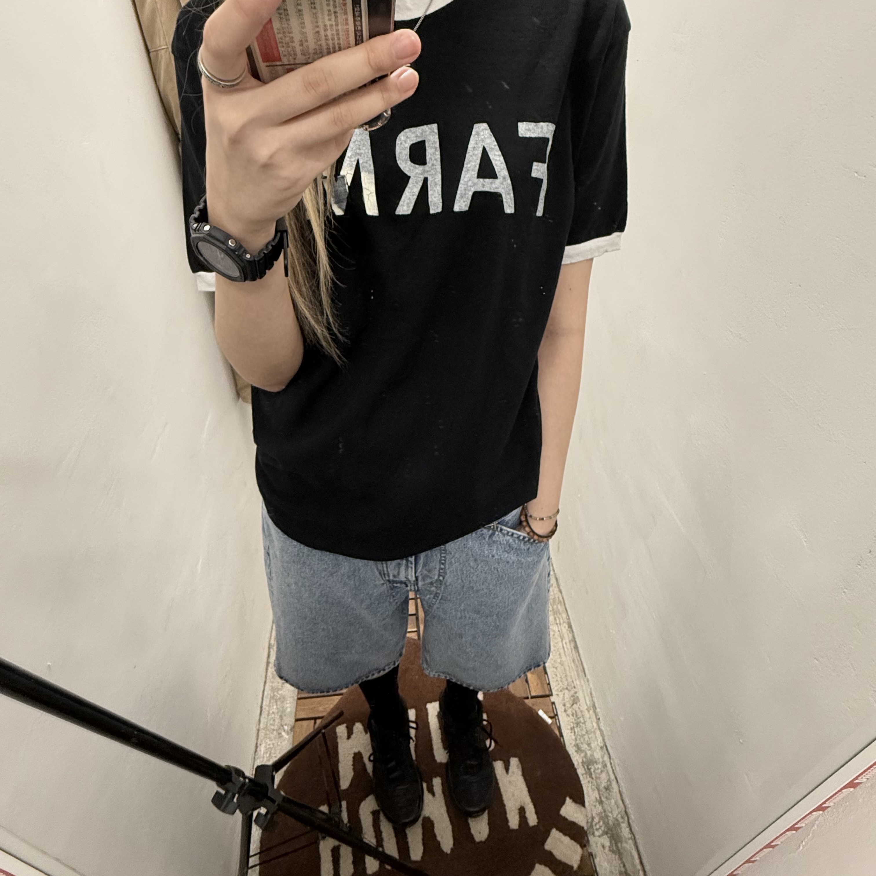 Kapital 18.5 Tenjiku Ringer Pocket T-Shirt Farmy Black, Kapital 18.5 Tenjiku Ringer Pocket T-Shirt Farmy Kinari 착용 스타일 - 1