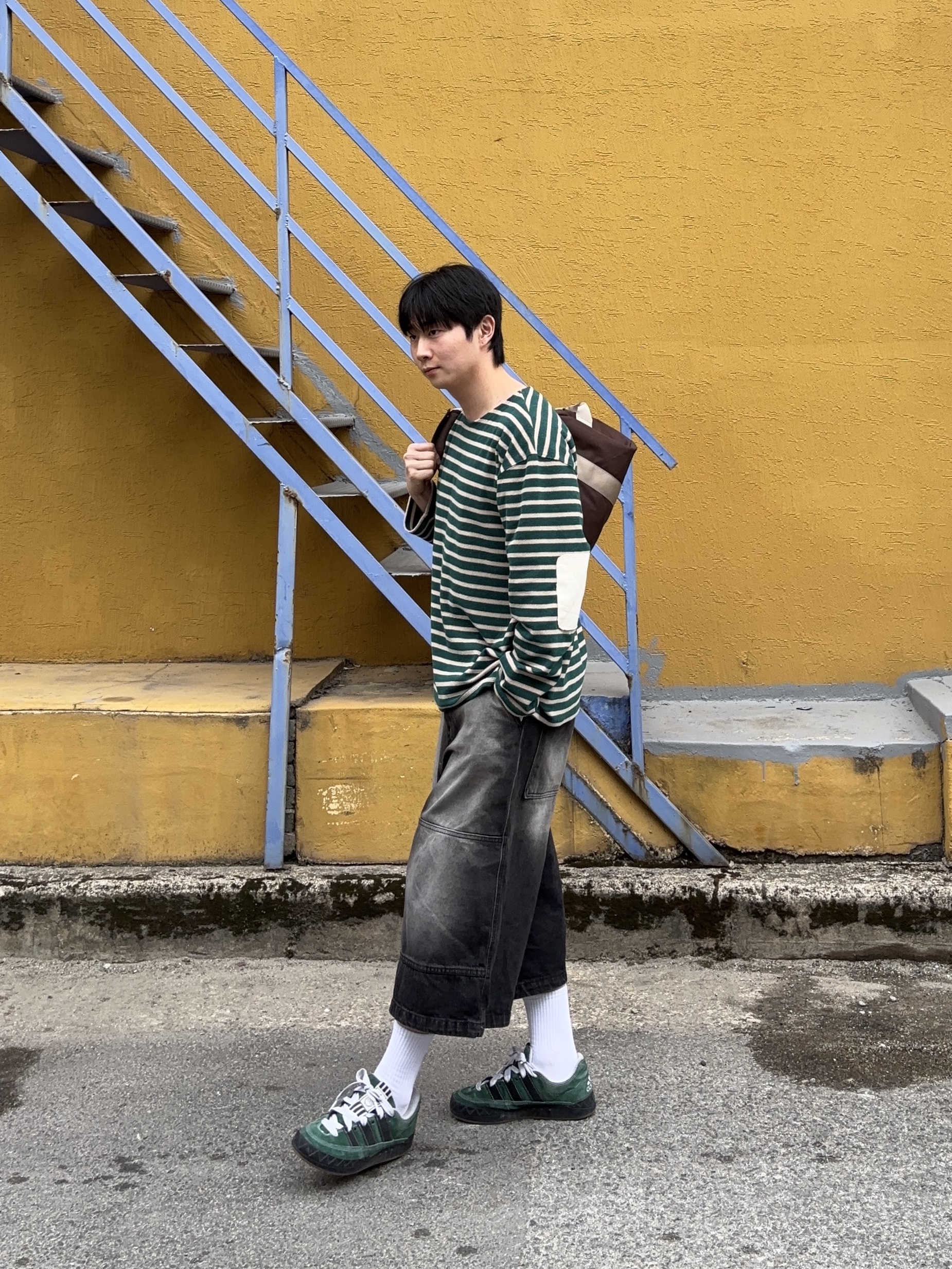 Adidas x YNuK Adimatic Dark Green Core Black 착용 스타일 - 1