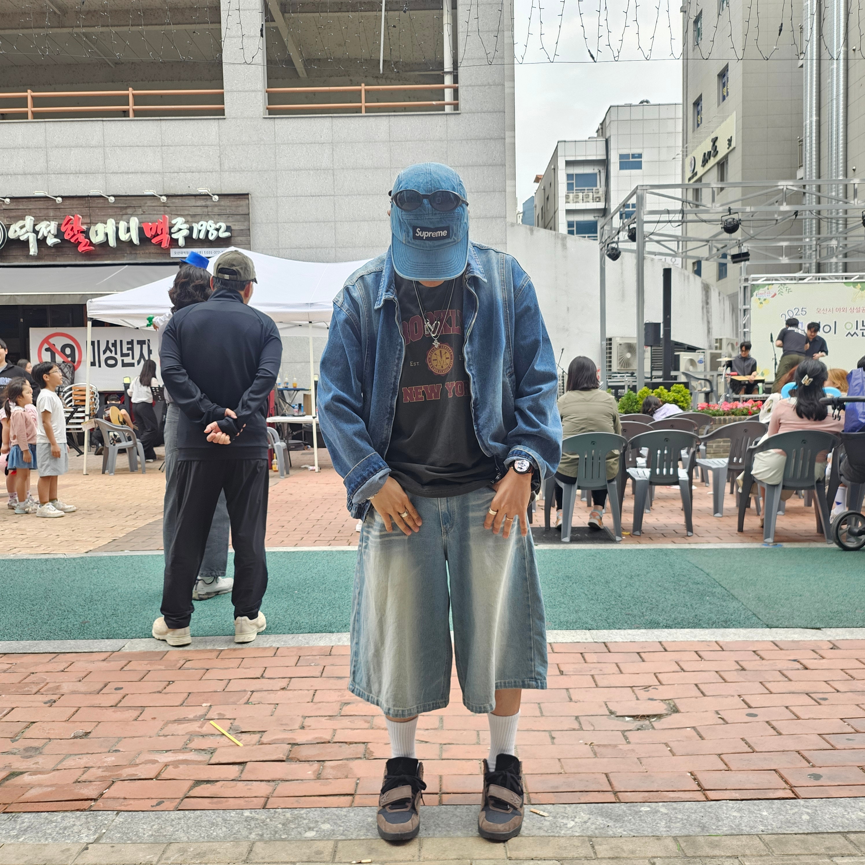 Supreme Washed Chino Twill Camp Cap Denim - 23FW, Jordan x Travis Scott Jumpman Jack TR Black and Dark Mocha 착용 스타일 - 2