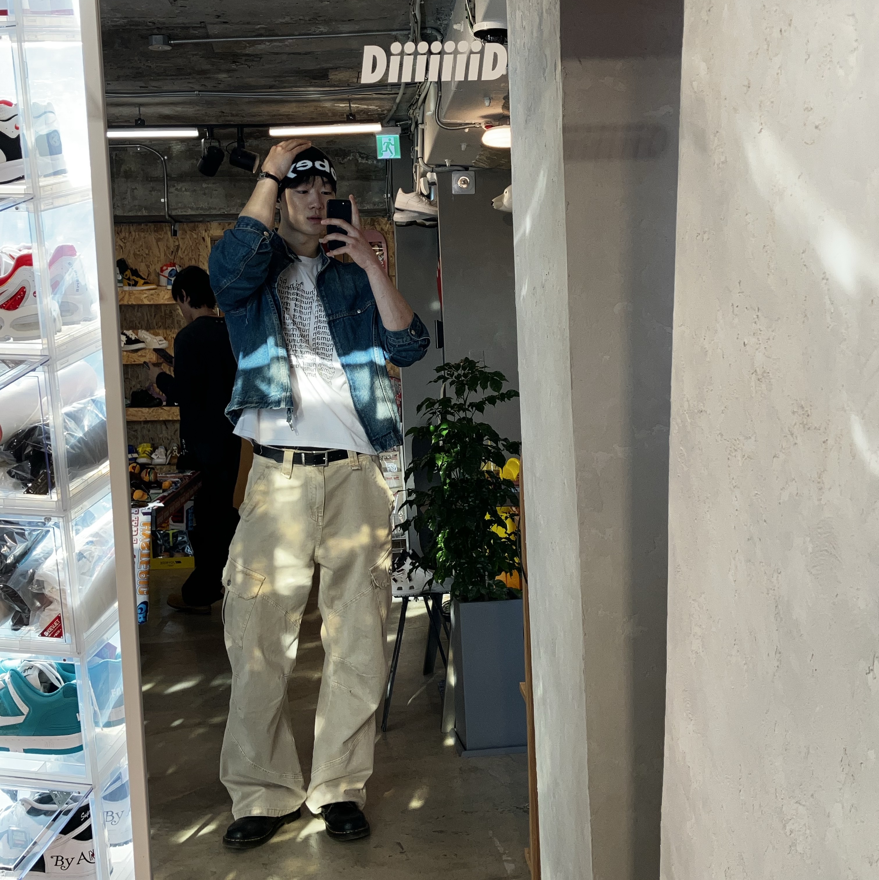 Dr. Martens 1461 Smooth Black, Casio LTP-V007L-1B 착용 스타일 - 1
