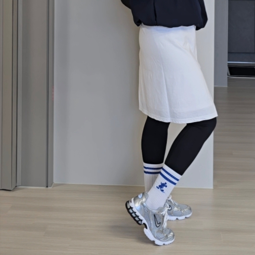 Nike Air Zoom Spiridon Cage 2 Metallic Silver 착용 스타일 - 3
