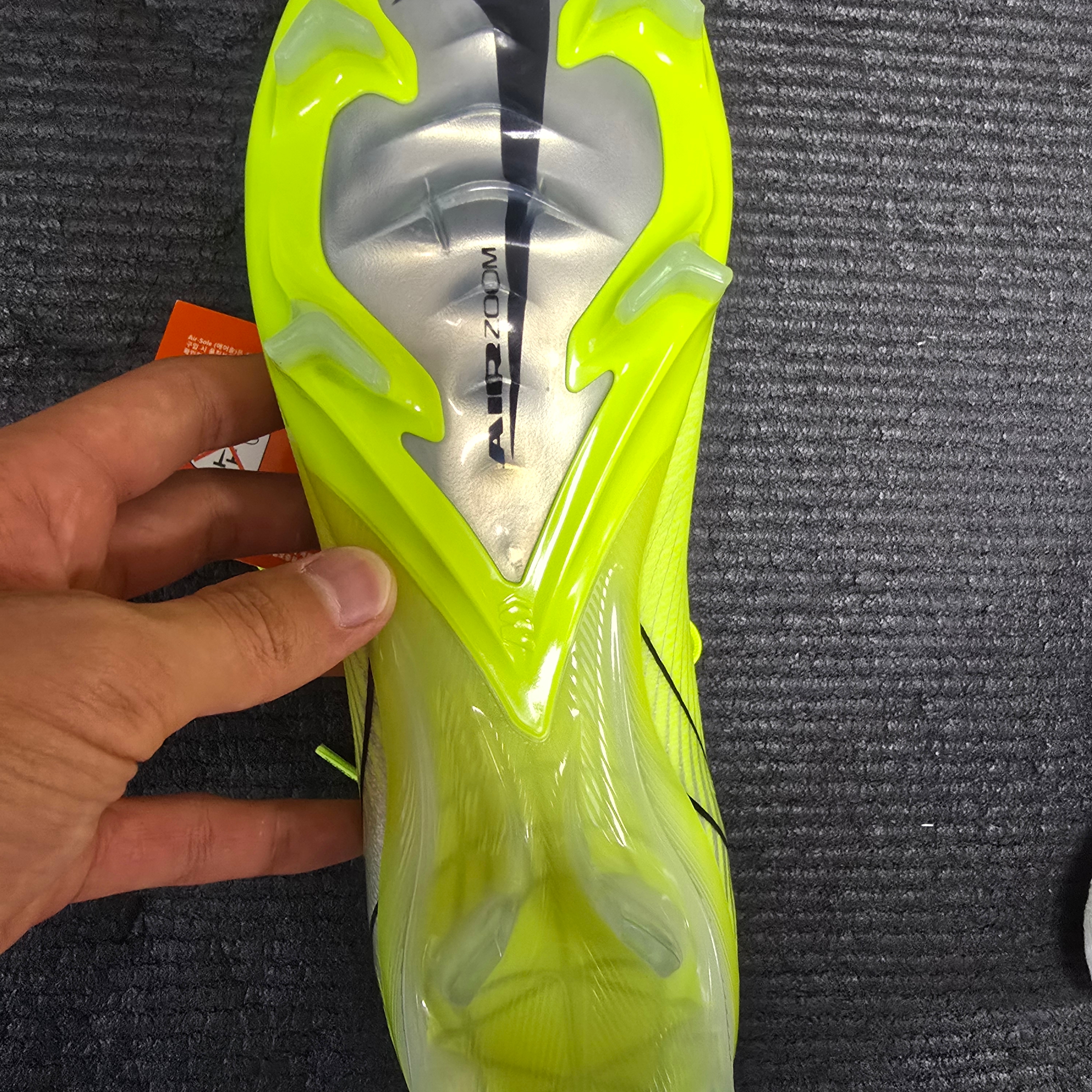 Nike Zoom Mercurial Vapor 16 Elite FG Volt Black 착용 스타일 - 3