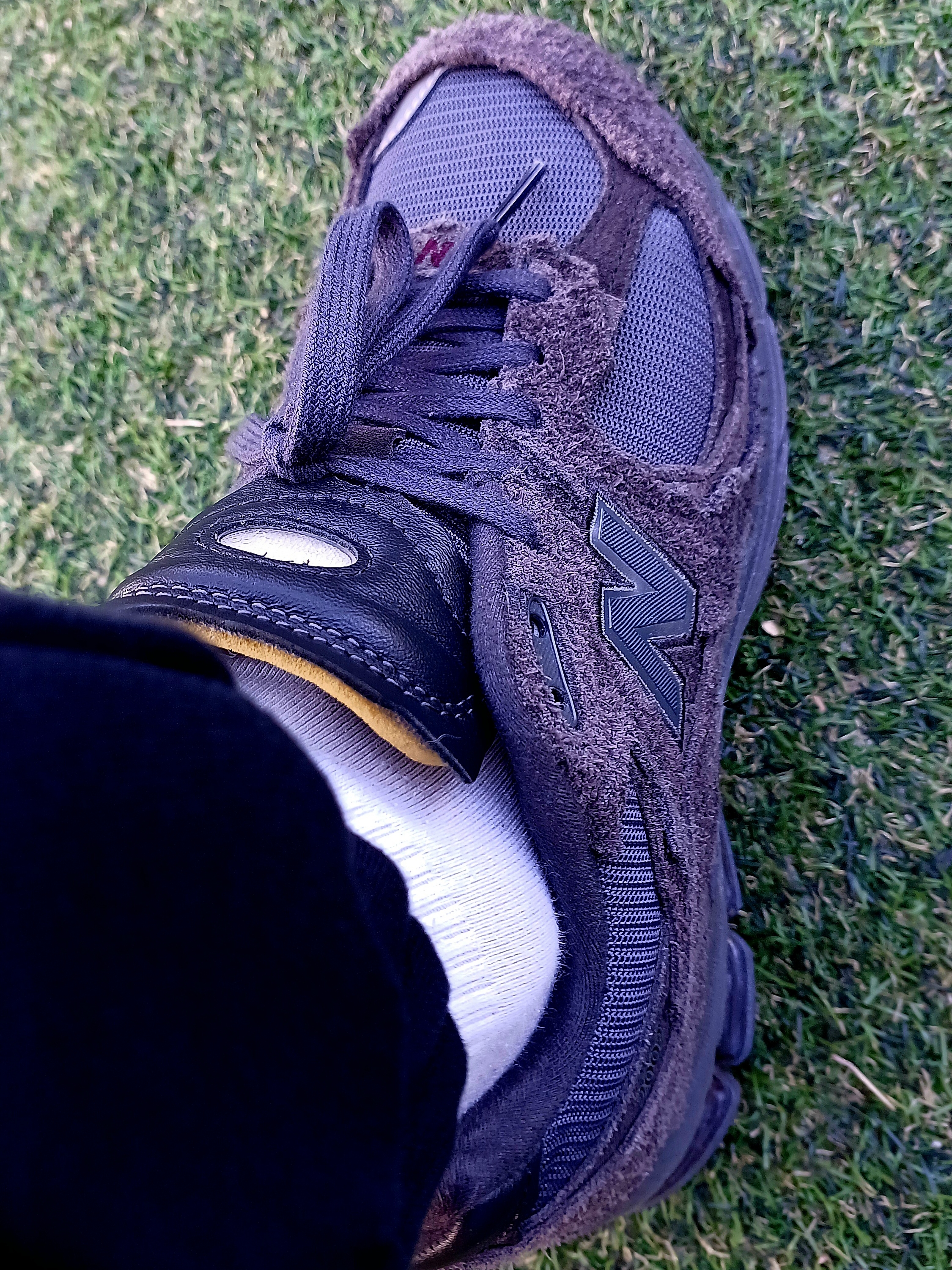 New Balance 2002R Protection Pack Phantom 착용 스타일