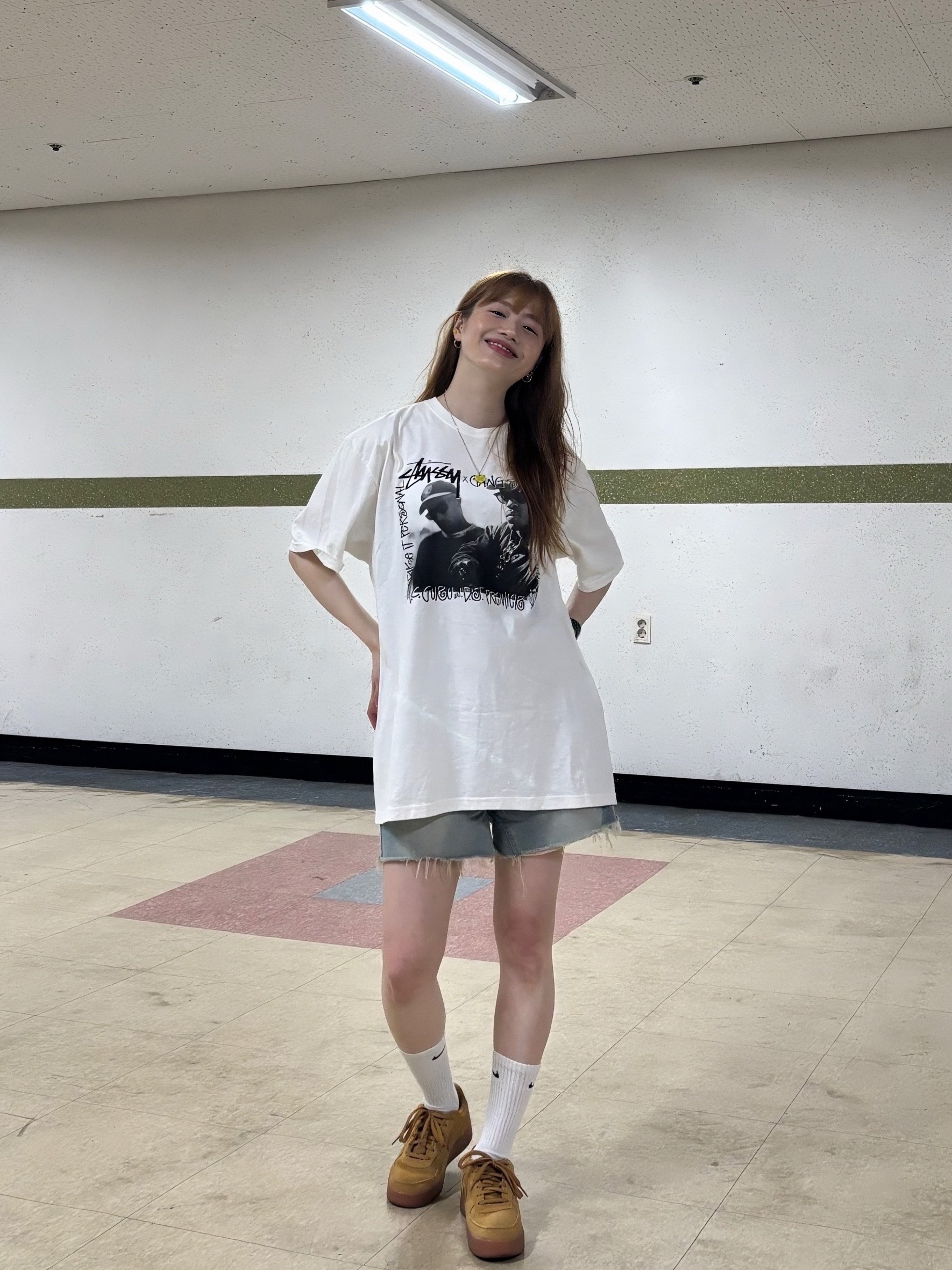 Stussy x Gang Starr Take It Personal T-Shirt White, (GS) Nike Air Force 1 LV8 3 Wheat 착용 스타일 - 2