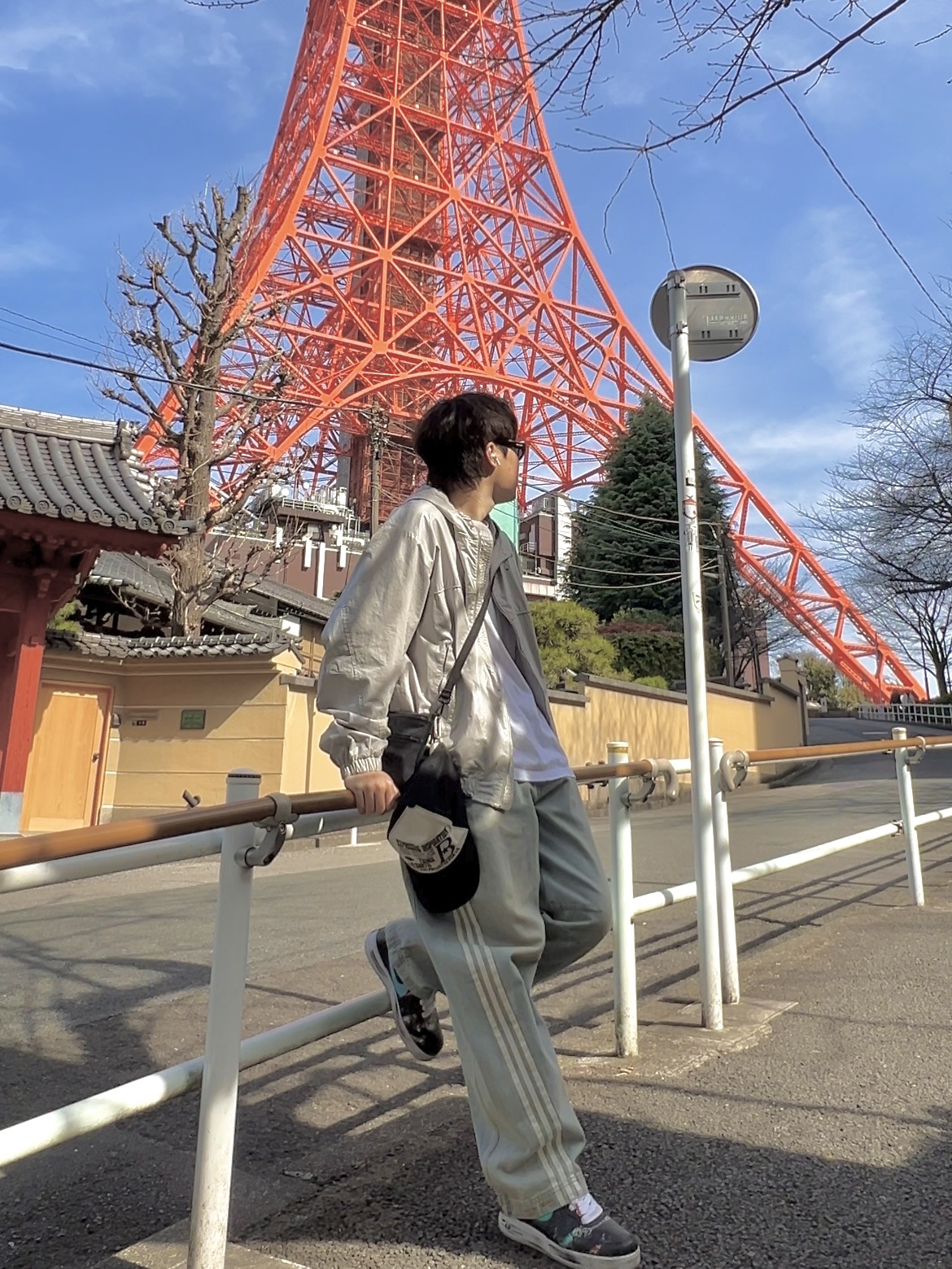 (W) Adidas Adilenium Season 3 Banana Fitted Washed Denim Pants Blue - KR Sizing, Nike x Peaceminusone Air Force 1 Low Para-Noise 3.0 Black and Multicolor 착용 스타일 - 1