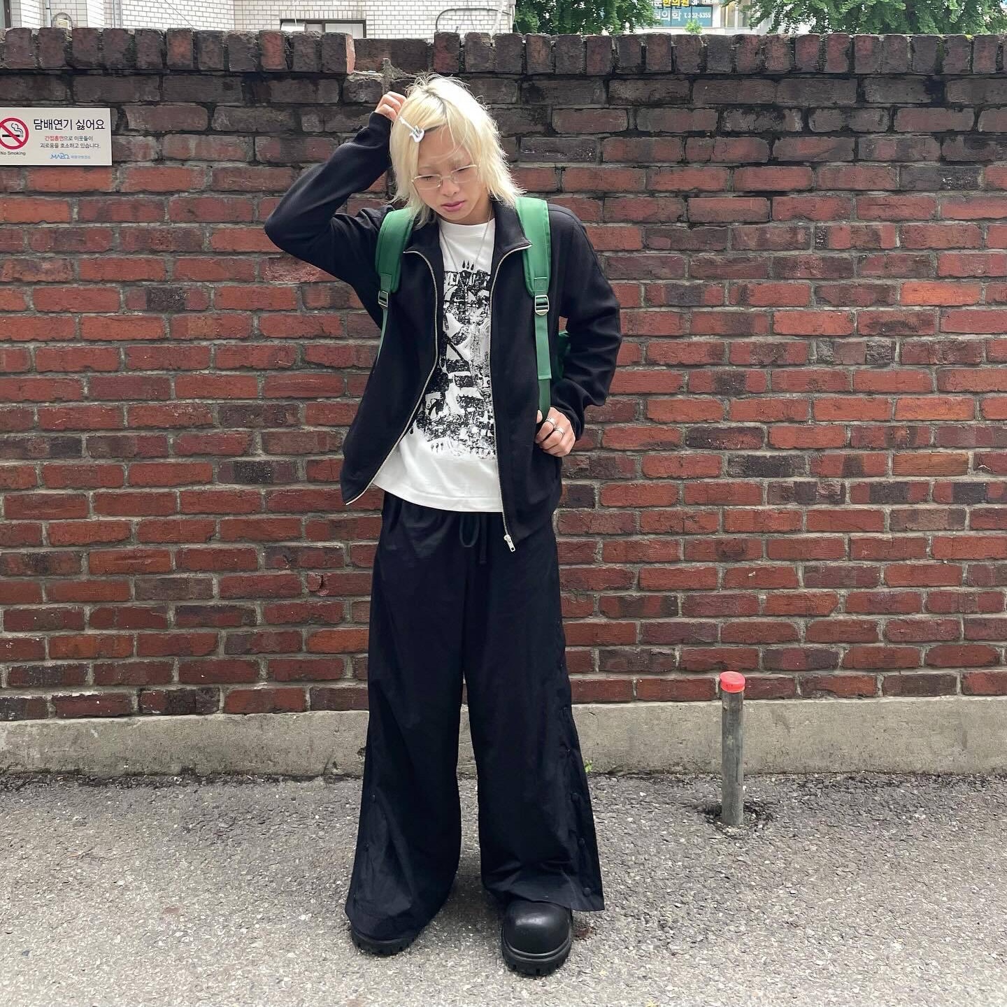 Thevinylhouse Vintage Drawing Tee White 착용 스타일