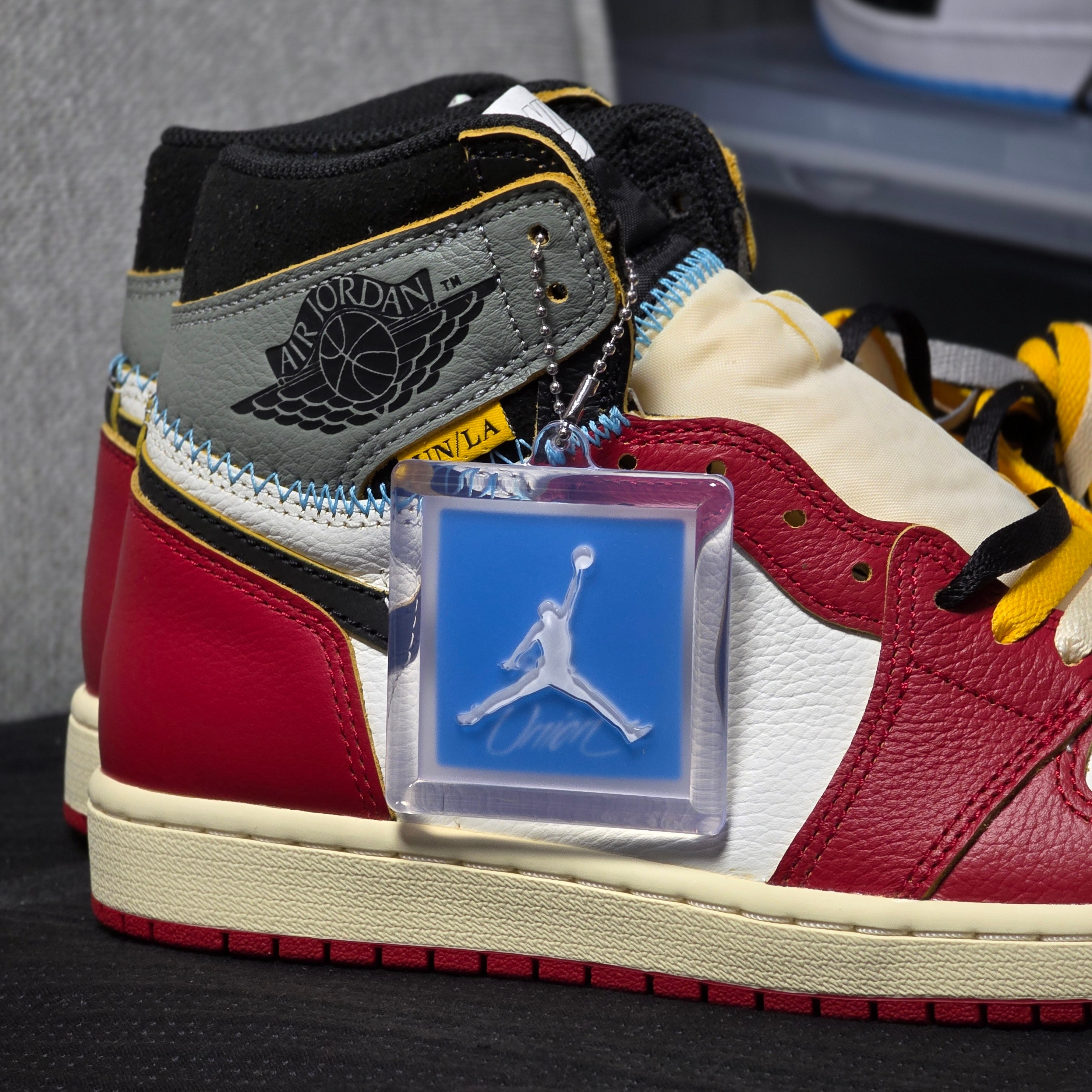 Jordan 1 x Union Retro High OG Chicago Shadow 착용 스타일 - 3