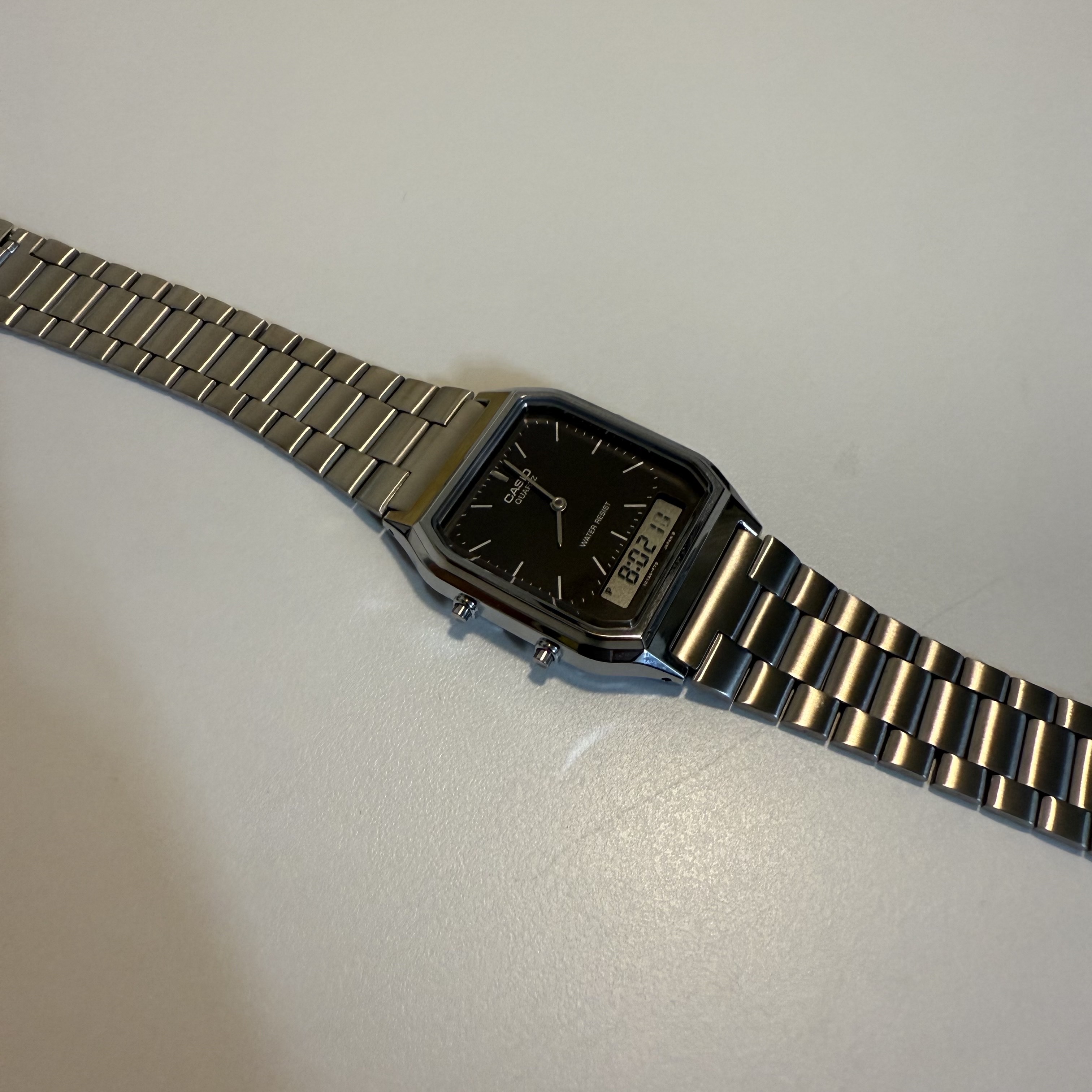 Casio AQ-230A-1DMQ 착용 스타일