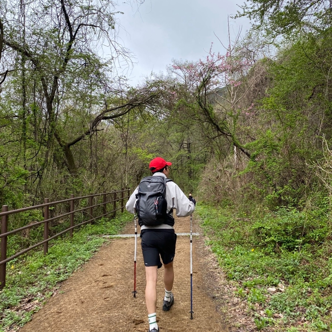 Nike Heritage 86 Futura Washed Cap University Red 착용 스타일