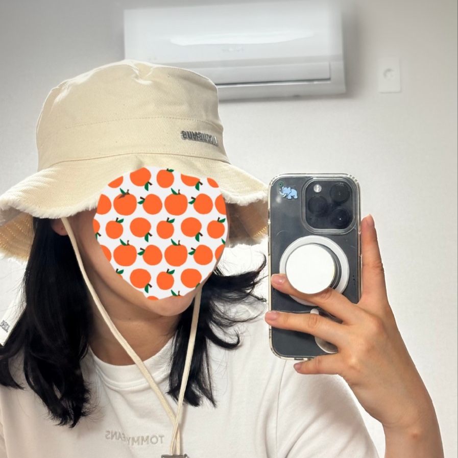 Jacquemus Le Bob Artichaut Bucket Hat Off White 착용 스타일 - 1