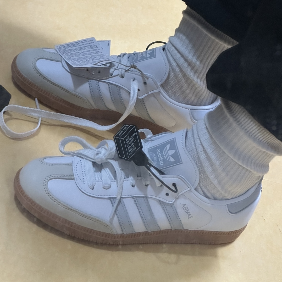(W) Adidas Samba OG Cloud White Halo Blue 착용 스타일