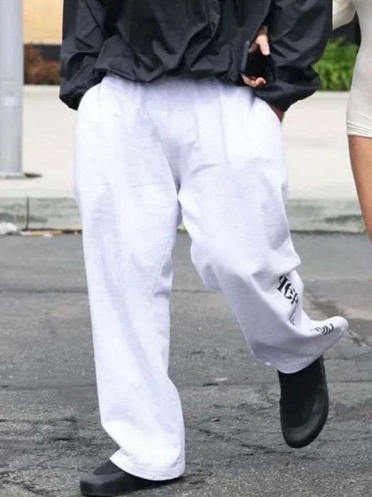 Arc'teryx Kragg Black, Yeezy x Gosha Rubchinskiy YZY Black Dogs Jogger Heather Grey 착용 스타일 - 2