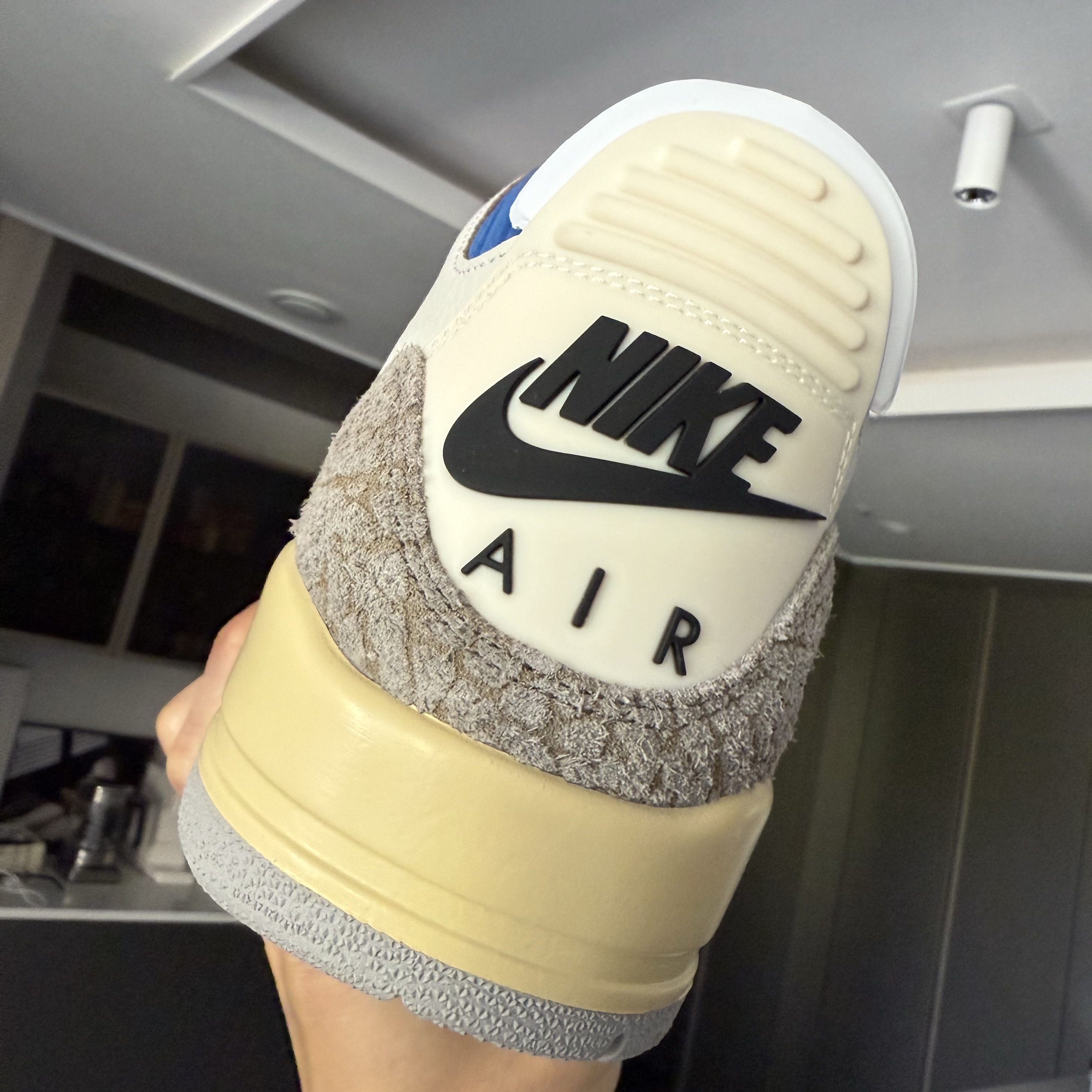 Jordan 3 Retro Seoul 2.0, [예약 배송] AEAE Dot Small Letter Tee Navy 착용 스타일 - 1