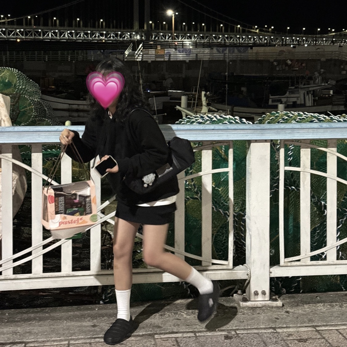 [KREAM 단독] Safarispot Basic Safari Hoodie Black, (W) The North Face Thermoball Traction Mule V Black 착용 스타일 - 2