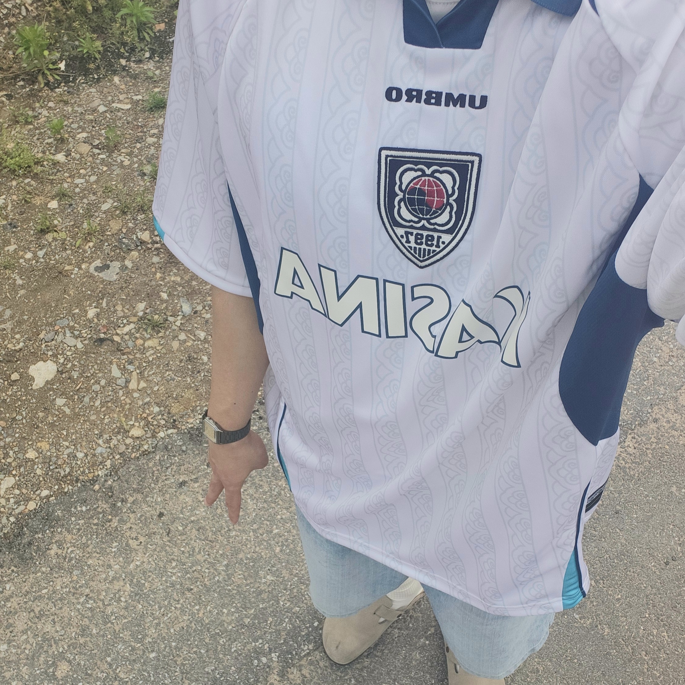 Umbro x Kasina 1997 Football Jersey Ivory, Casio AQ-230GG-9A 착용 스타일 - 2
