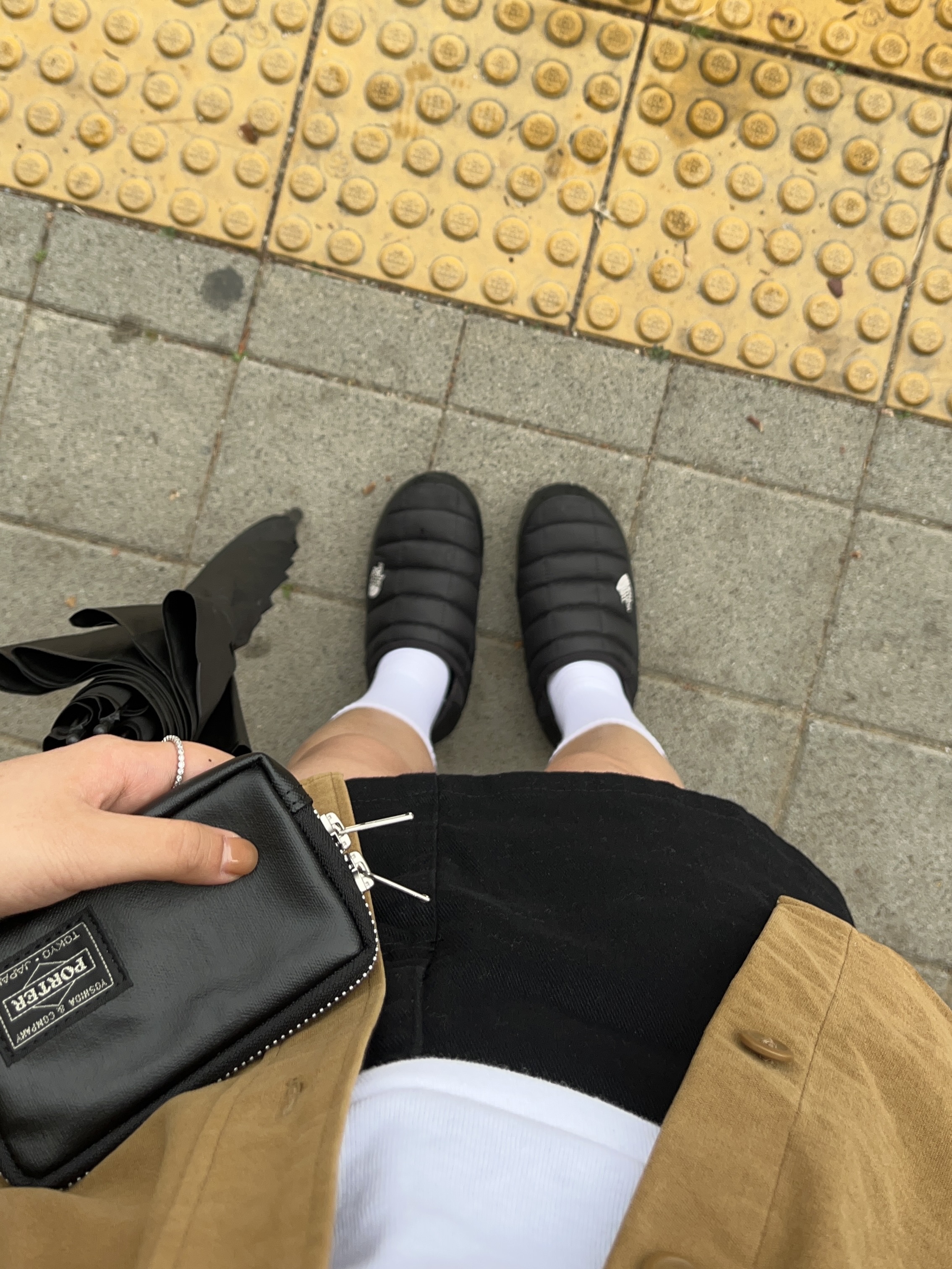 Porter Freestyle Multi Coin Case Black, Nike Air Force 1 '07 Low Triple Black 착용 스타일 - 3