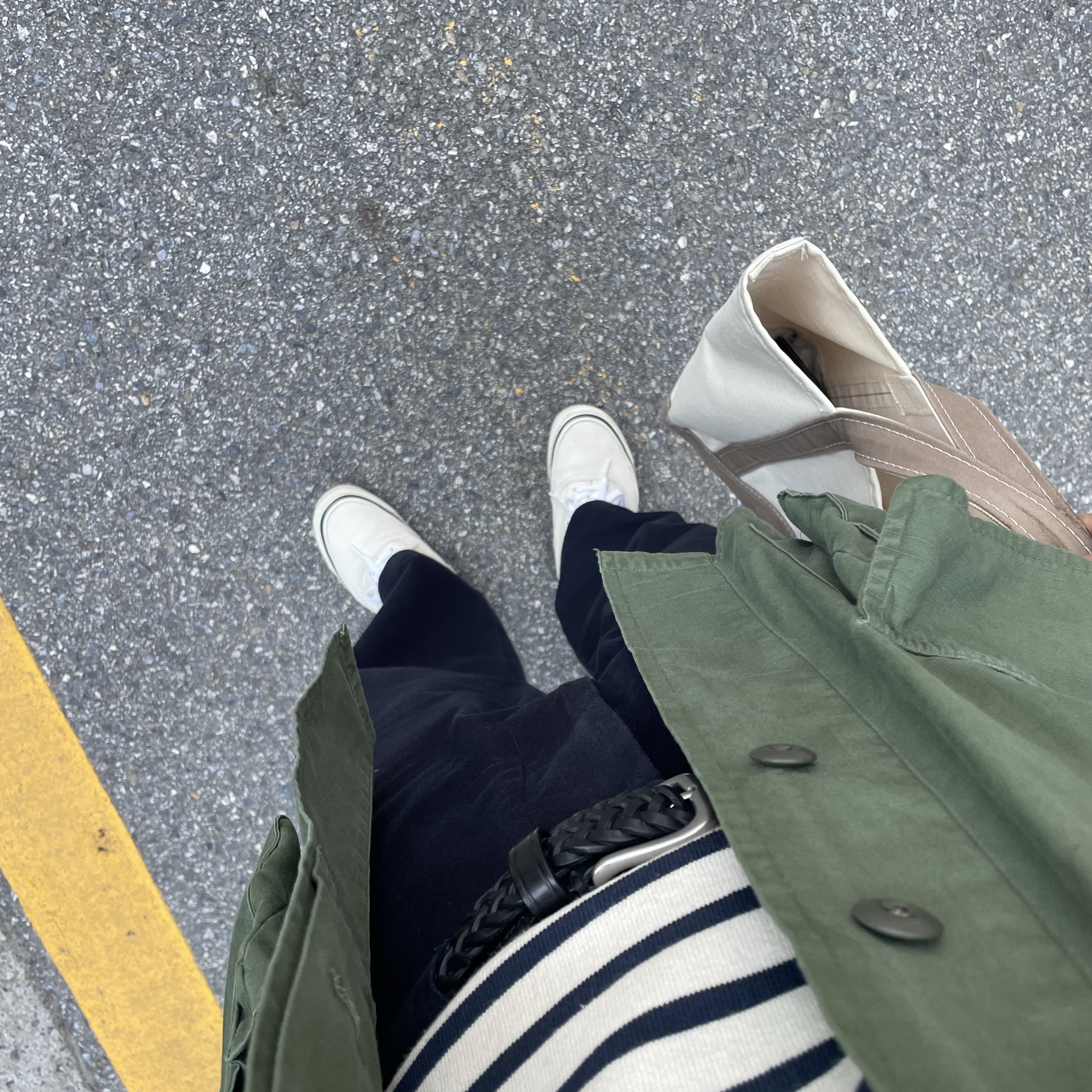 Vans Authentic 44 DX Anaheim Factory Classic White 착용 스타일