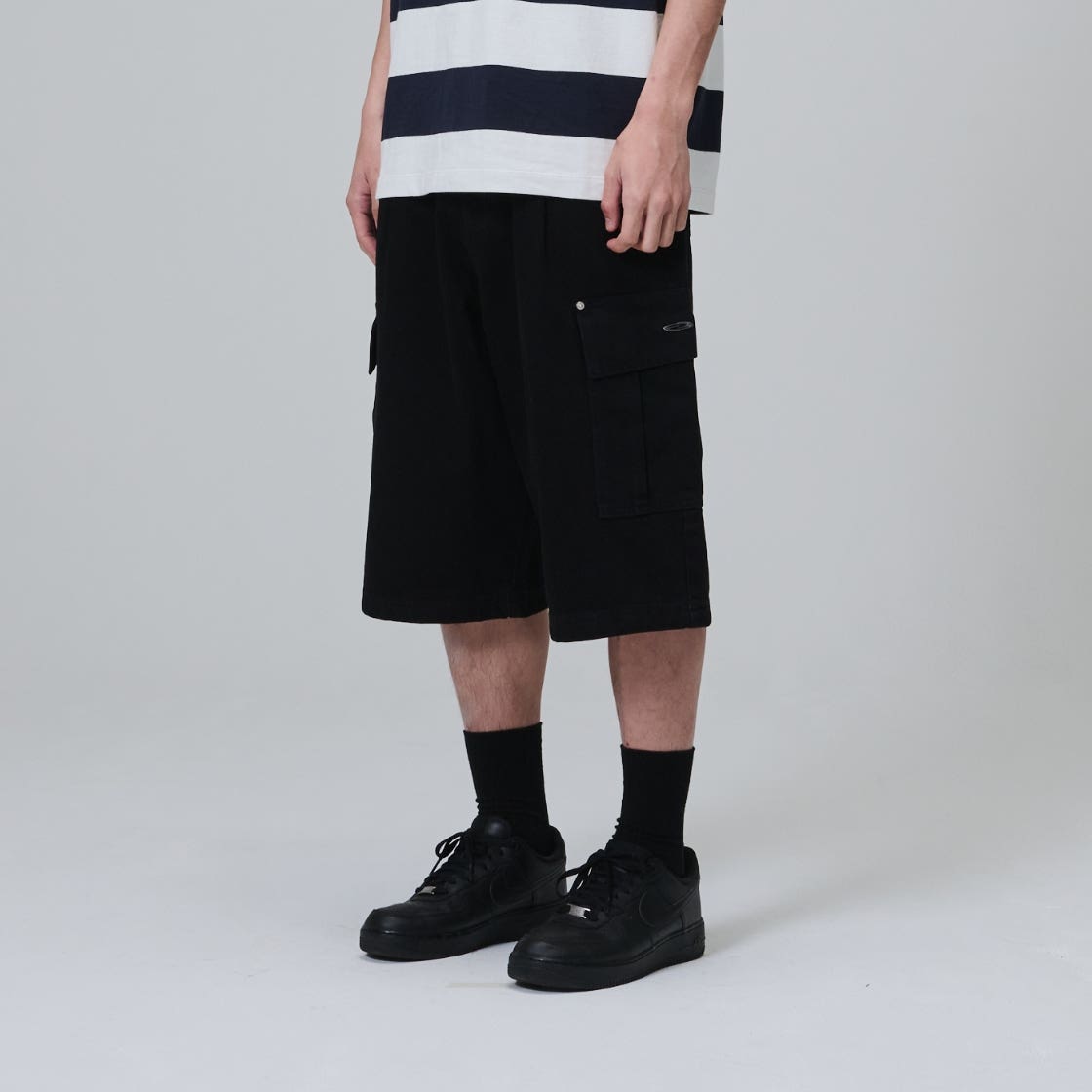 OP252UPT02BK00 Opening Project Cargo Pocket Bermuda Pant Black - #4