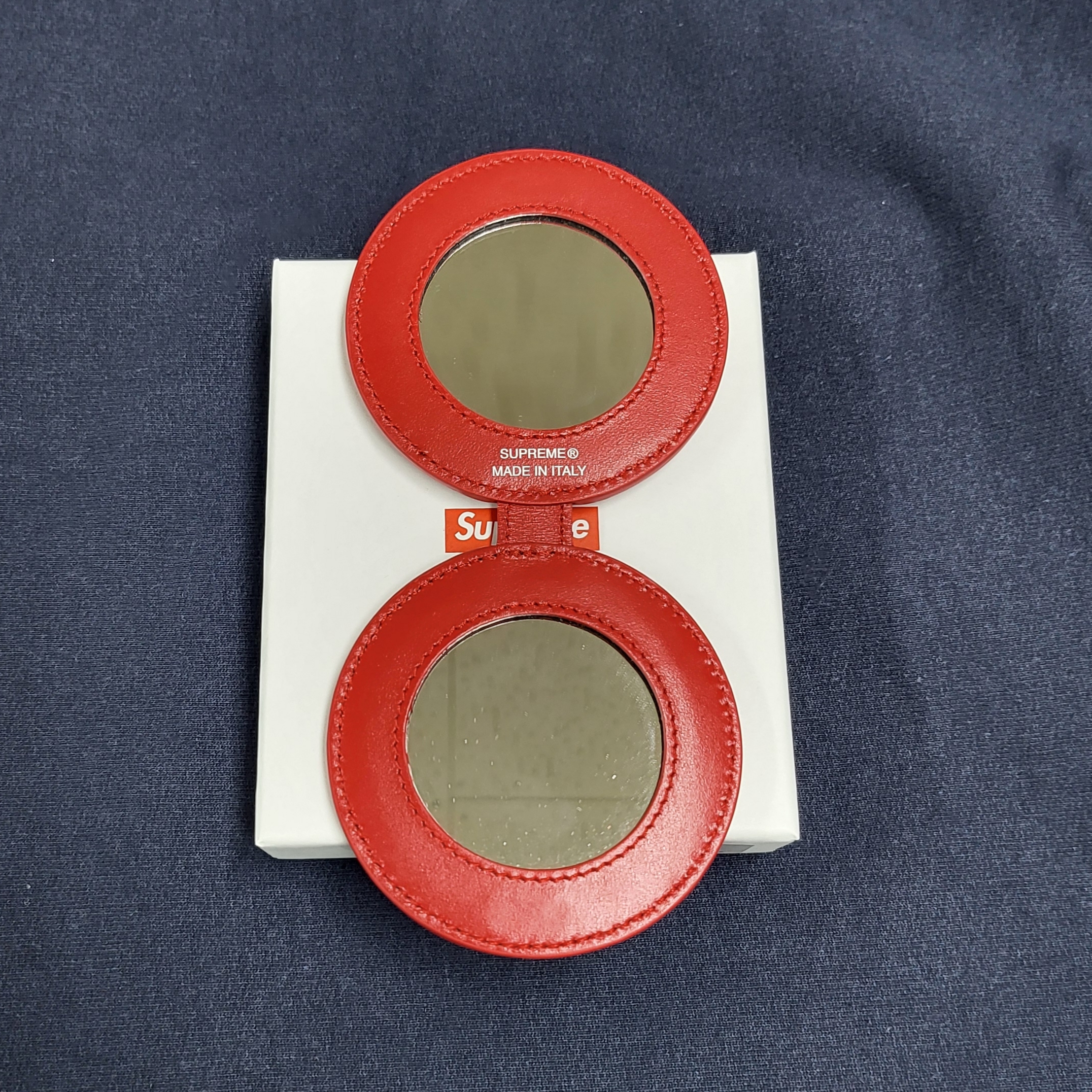 メイク道具・化粧小物 Supreme Leather Pocket Mirror red Supreme Leather Pocket Mirror Red メイク道具・化粧小物