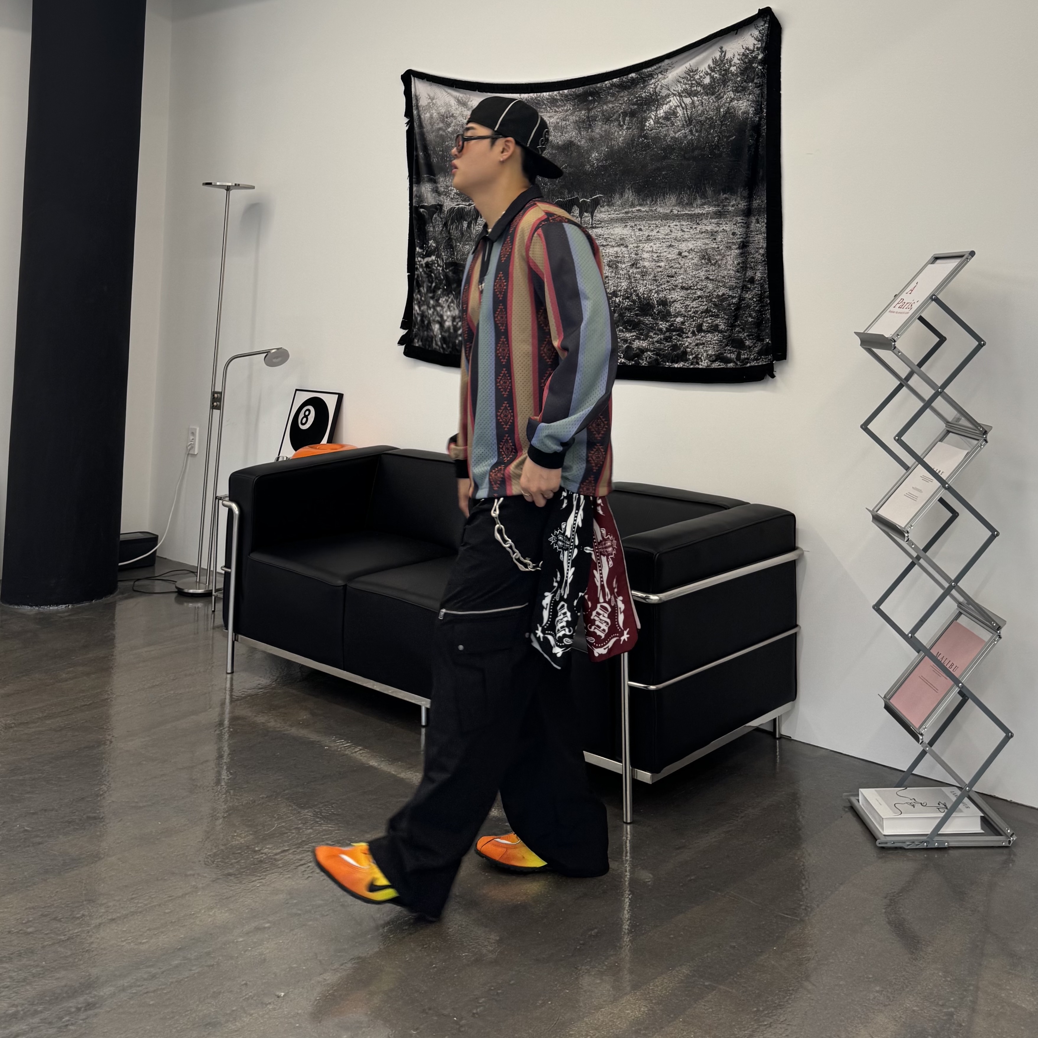 Supreme Piping Script Logo New Era Black - 25SS, Nike x Martine Rose Shox MR4 Safety Orange 착용 스타일 - 3