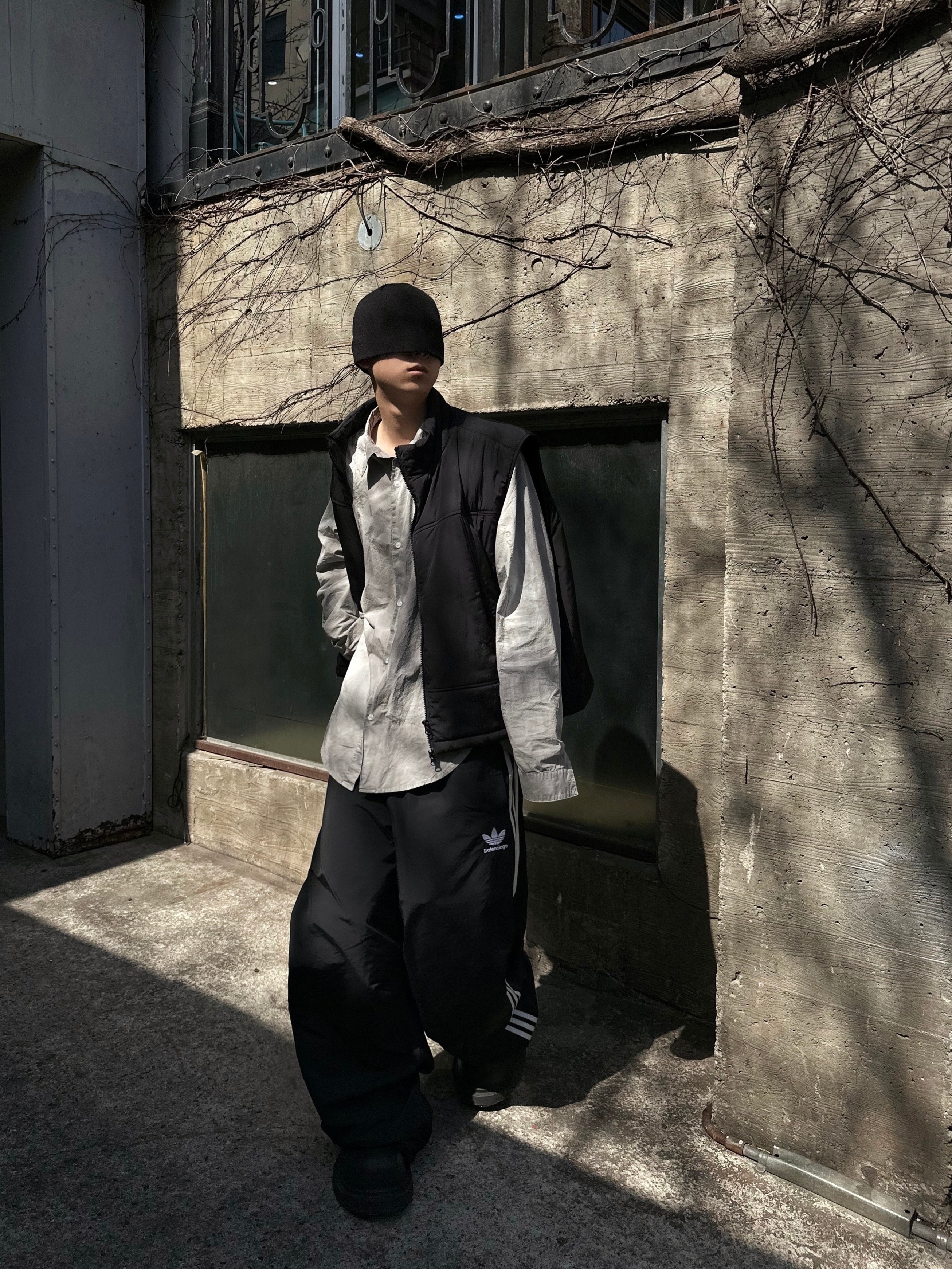 Balenciaga x Adidas Tracksuit Trousers Black, Balenciaga Steroid Derby Black 착용 스타일 - 3