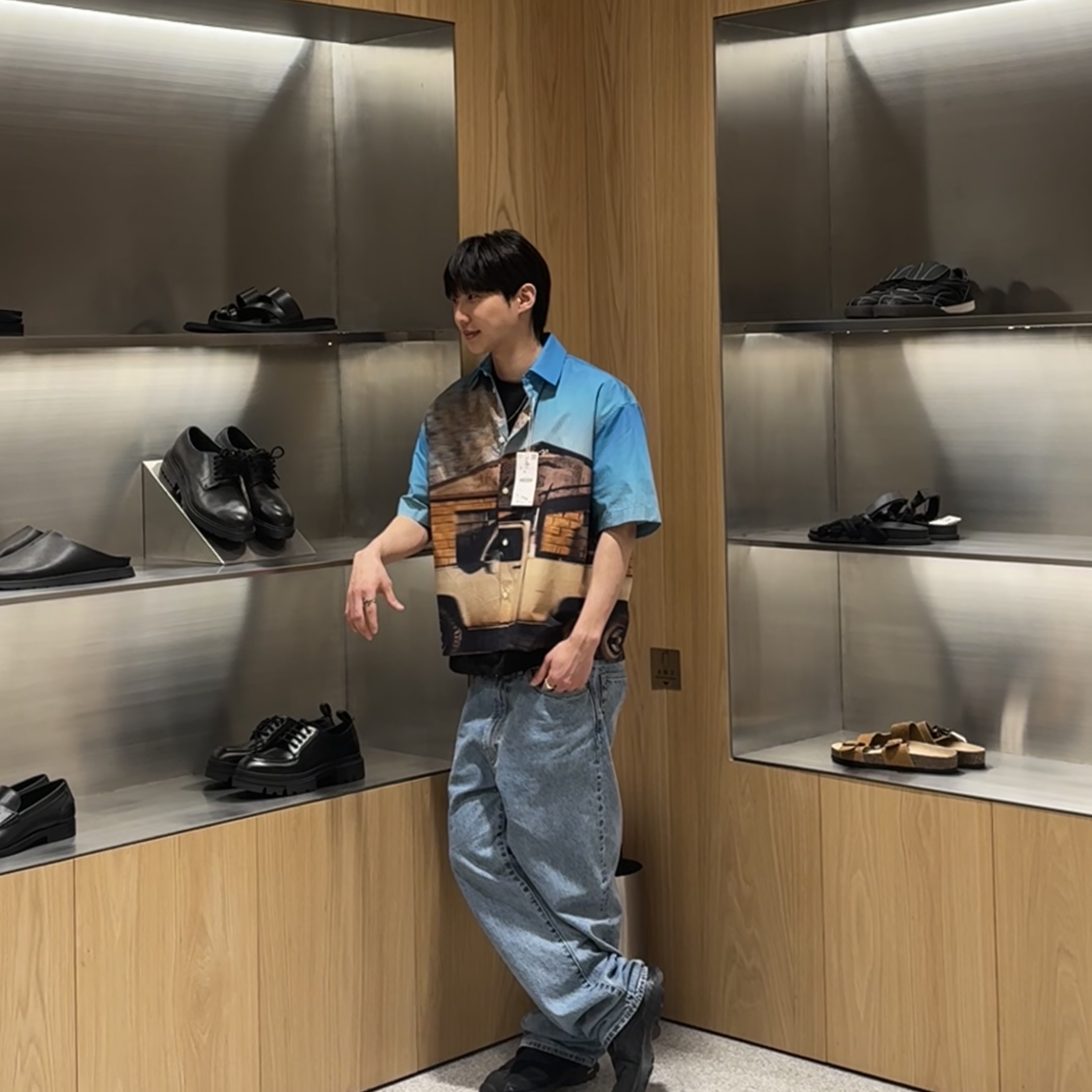 Supreme Baggy Jean Washed Indigo - 25SS, Roa Hiking Rozes Black 착용 스타일 - 2