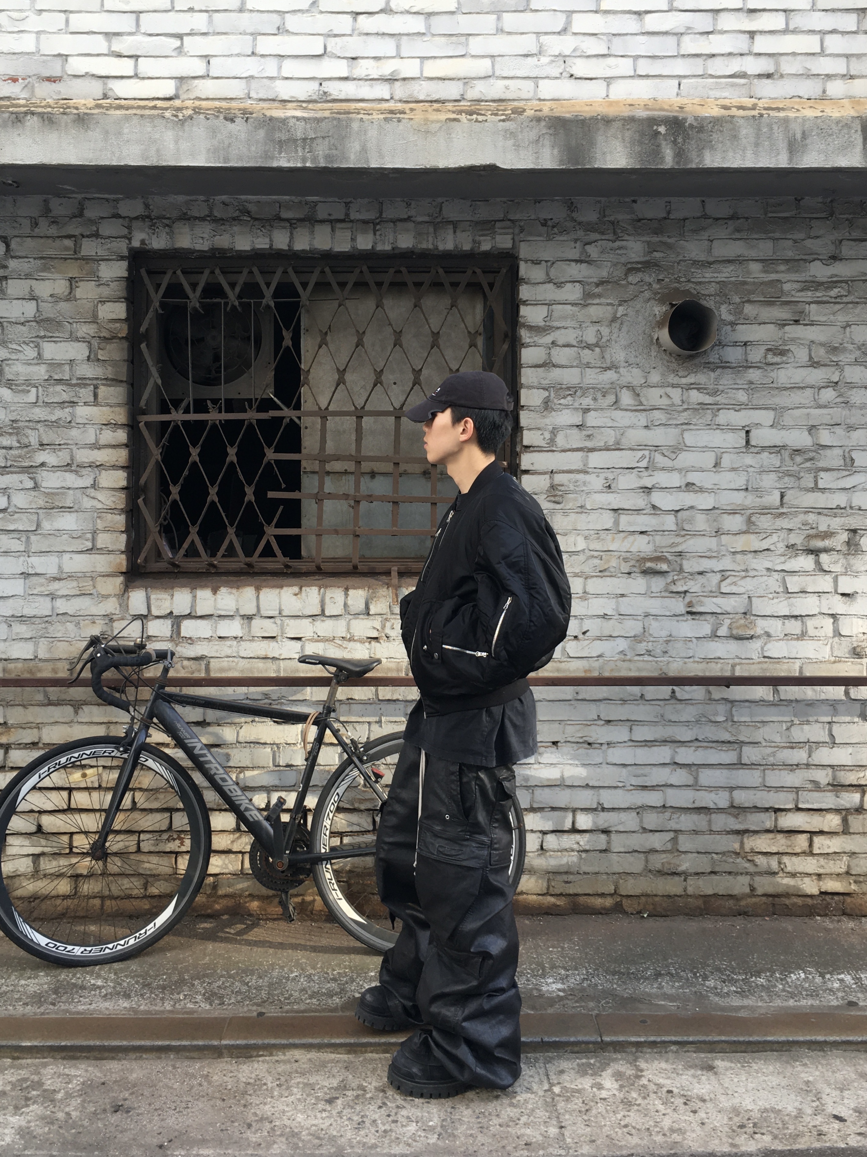 Rick Owens Porterville Denim Double Cargo Jumbo Belas Pants Black Wax 착용 스타일 - 2