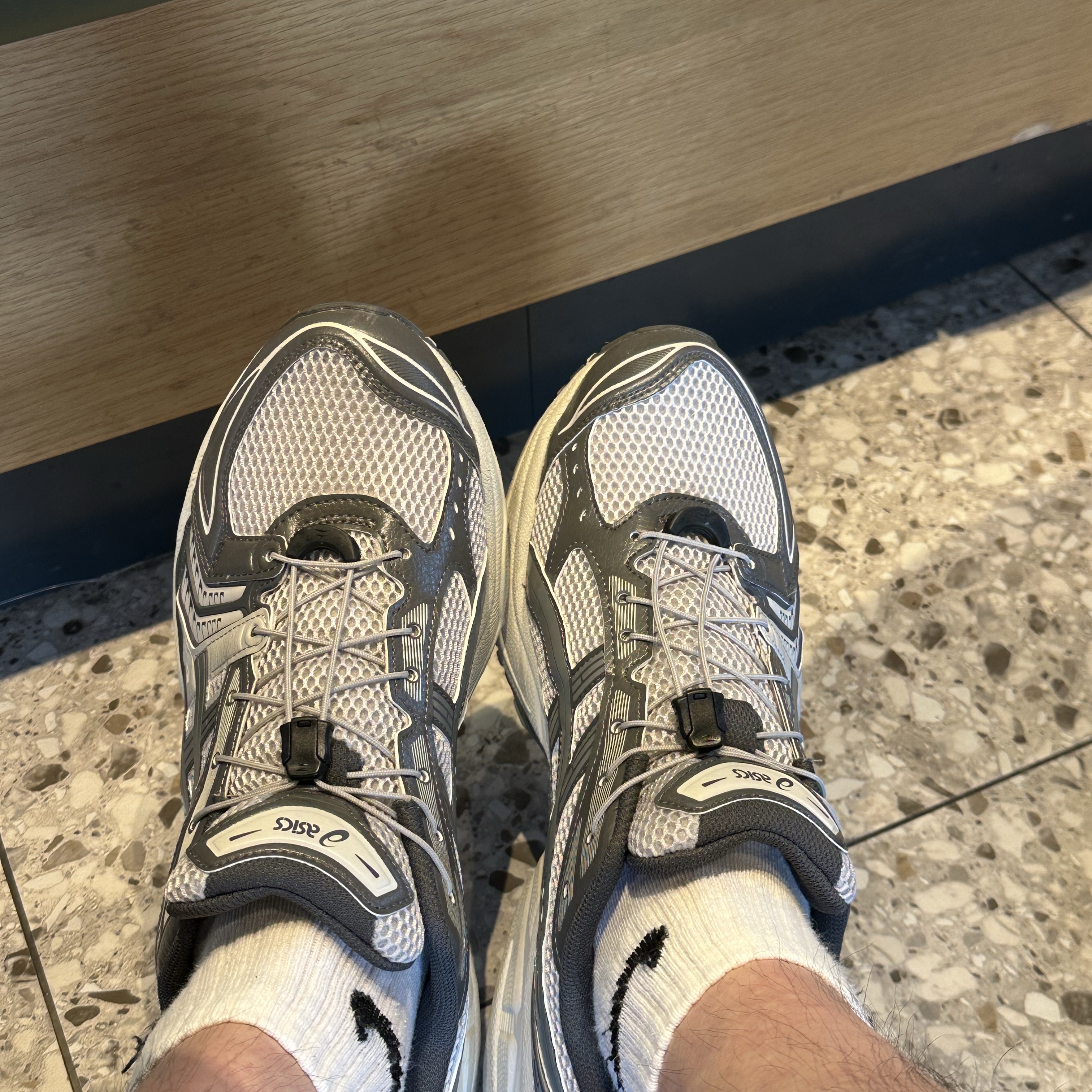 Asics Unlimited Gel-Kayano 14 Oyster Grey Clay Grey 착용 스타일