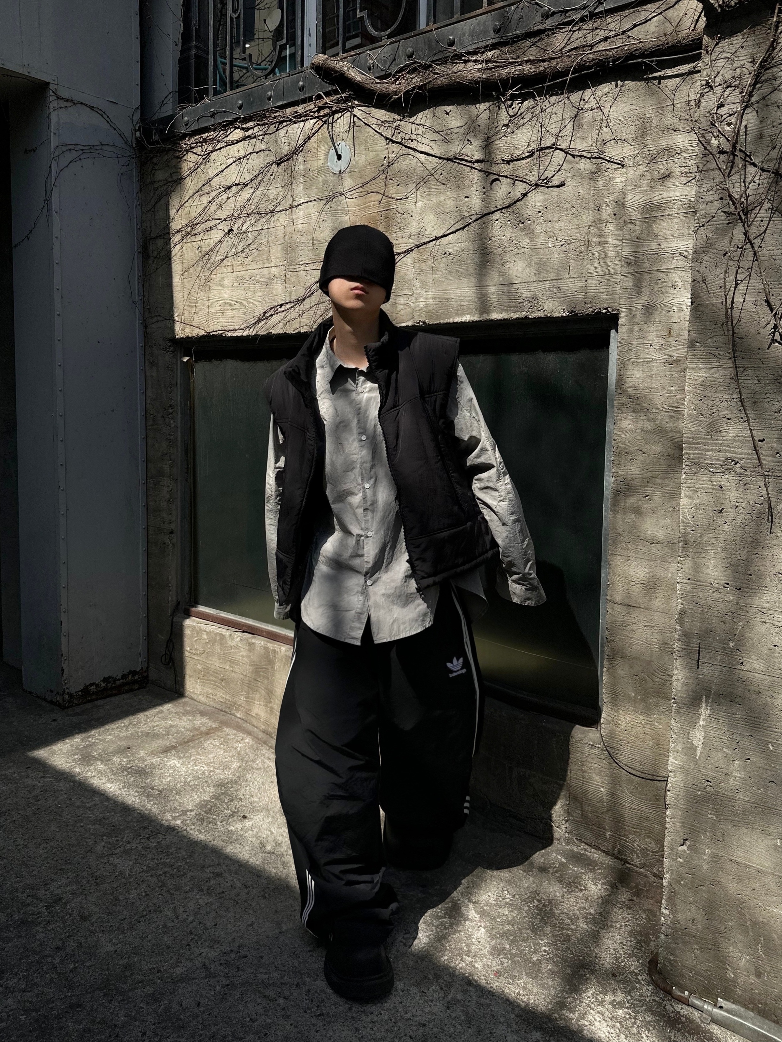 Balenciaga x Adidas Tracksuit Trousers Black, Balenciaga Steroid Derby Black 착용 스타일 - 1