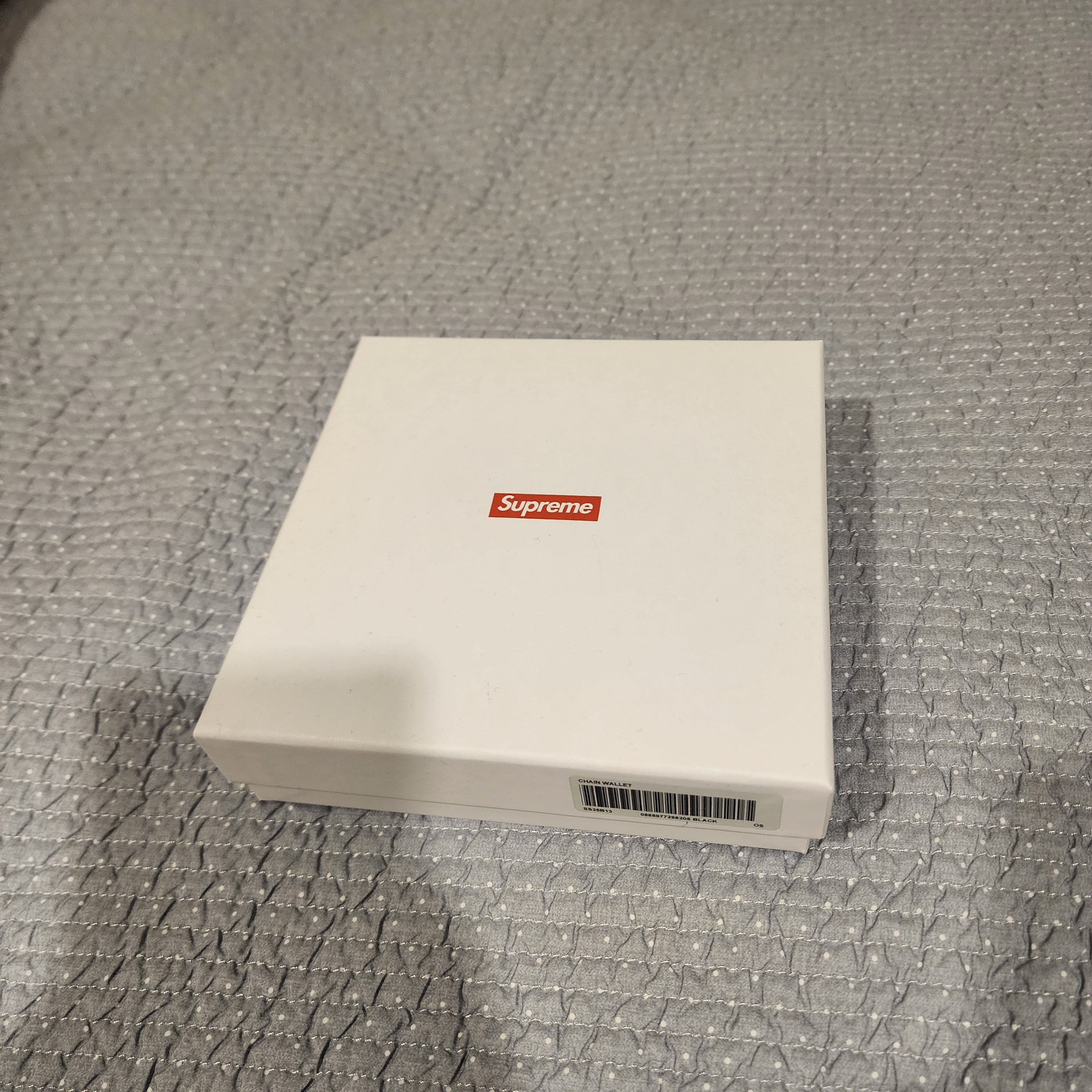 Supreme Leather Chain Wallet Black 착용 스타일 - 2