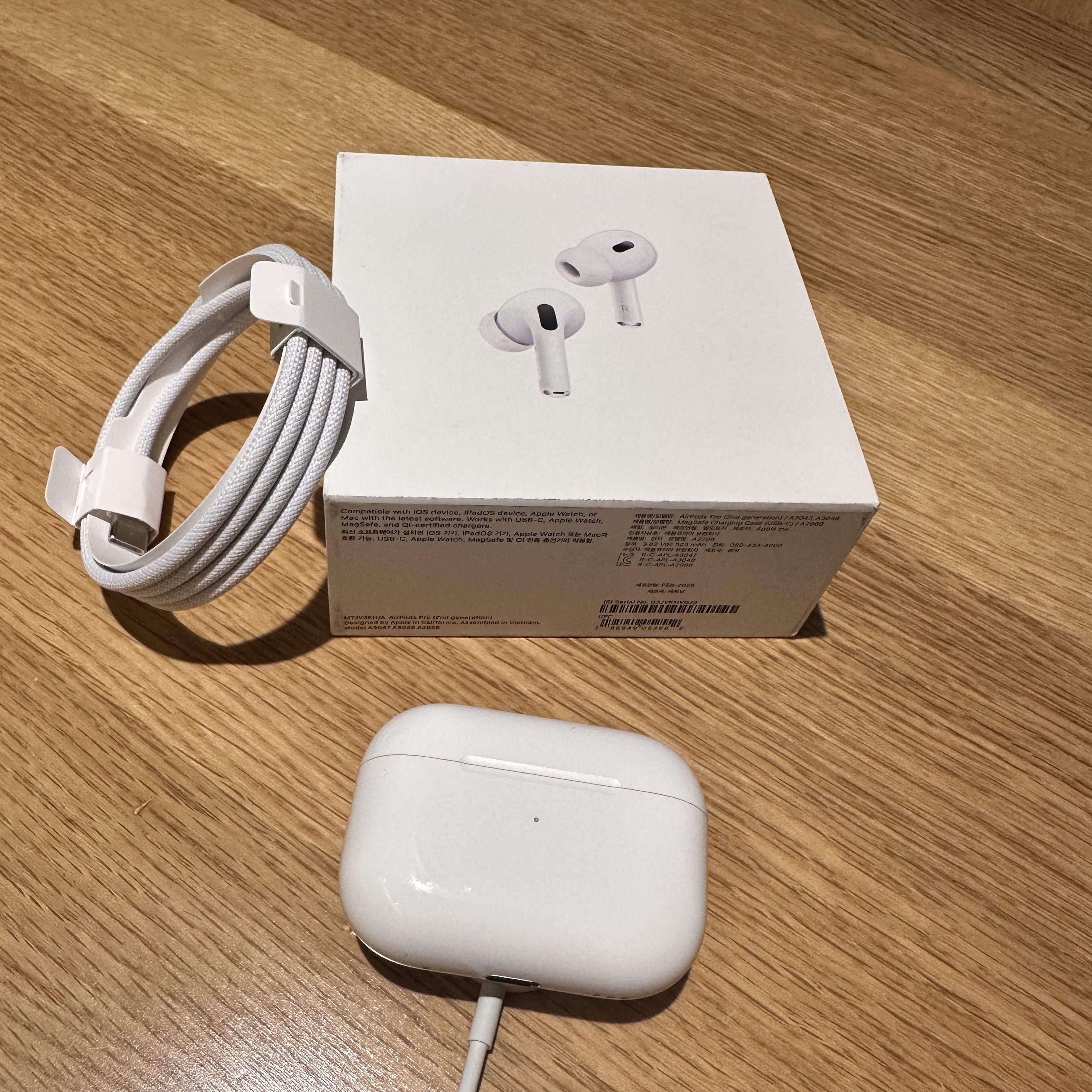 Apple Airpods Pro 2nd Gen with MagSafe Charging Case USB C (Korean Ver.) 착용 스타일