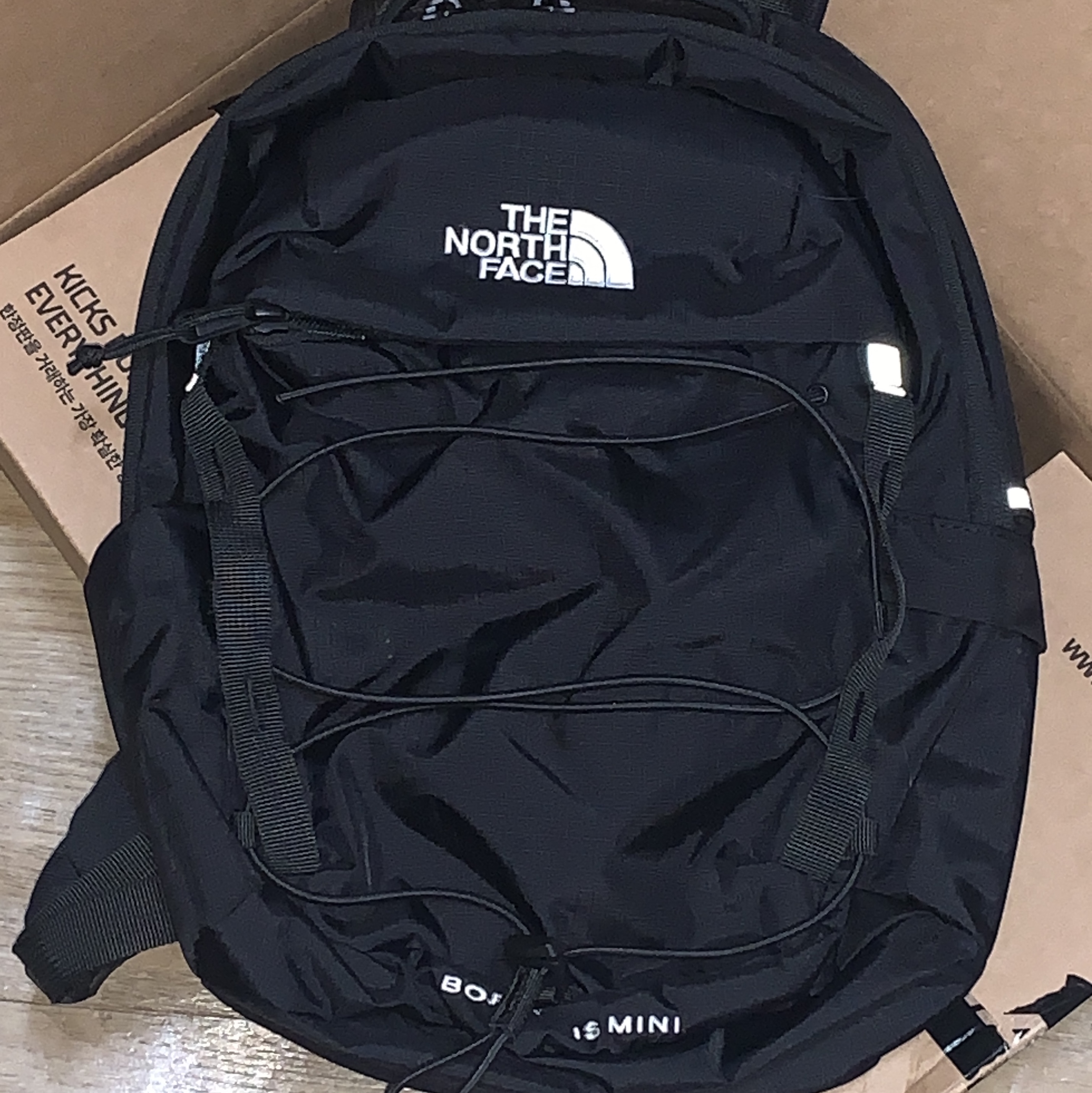 The North Face Borealis Mini Backpack Black 착용 스타일
