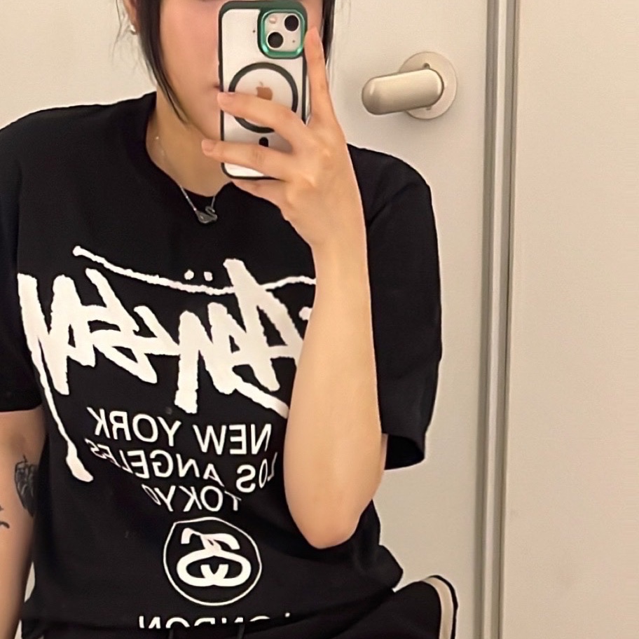 Stussy World Tour T-Shirt Black 2024,2025 착용 스타일