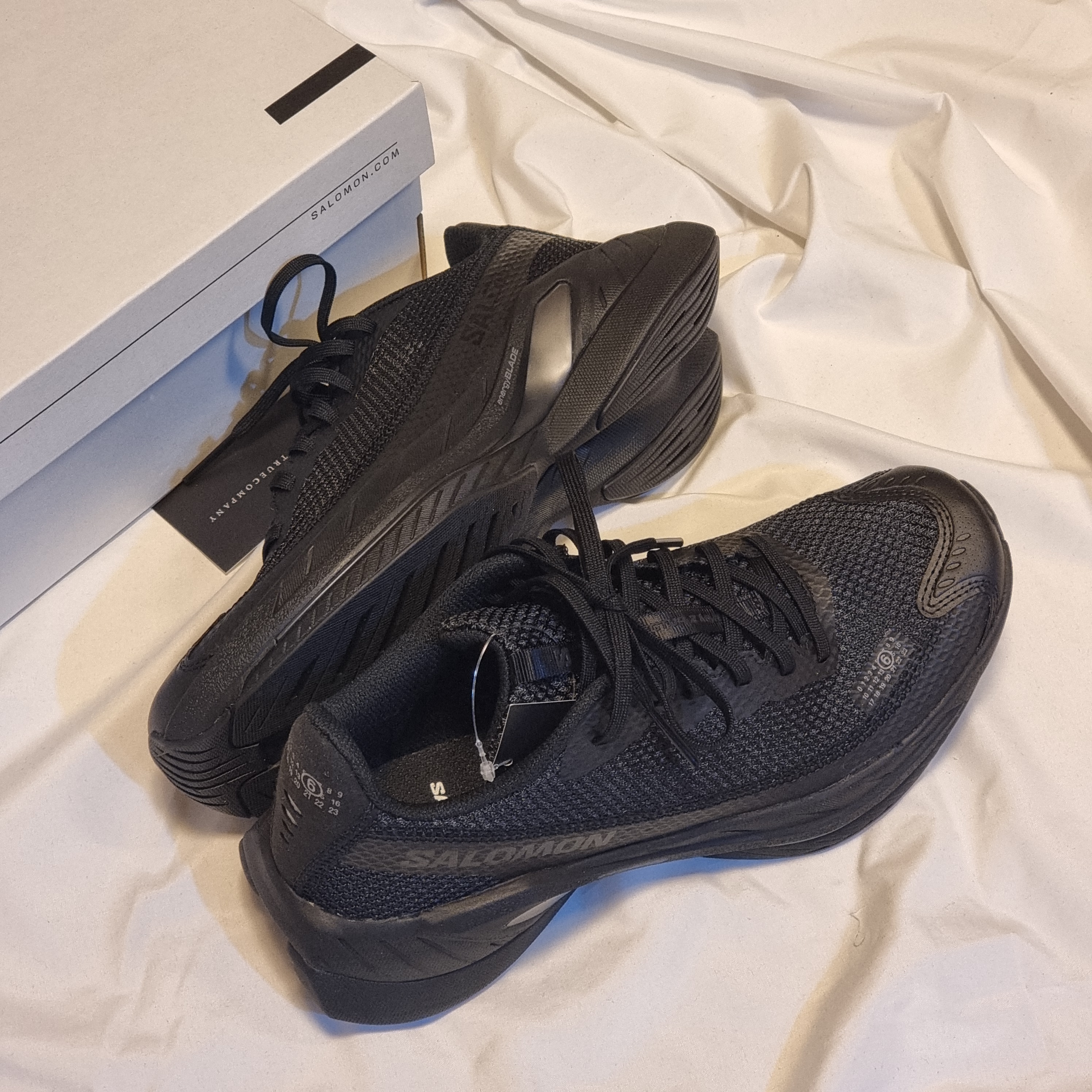 Salomon x MM6 Maison Margiela Spectur 2 Black Pewter 착용 스타일