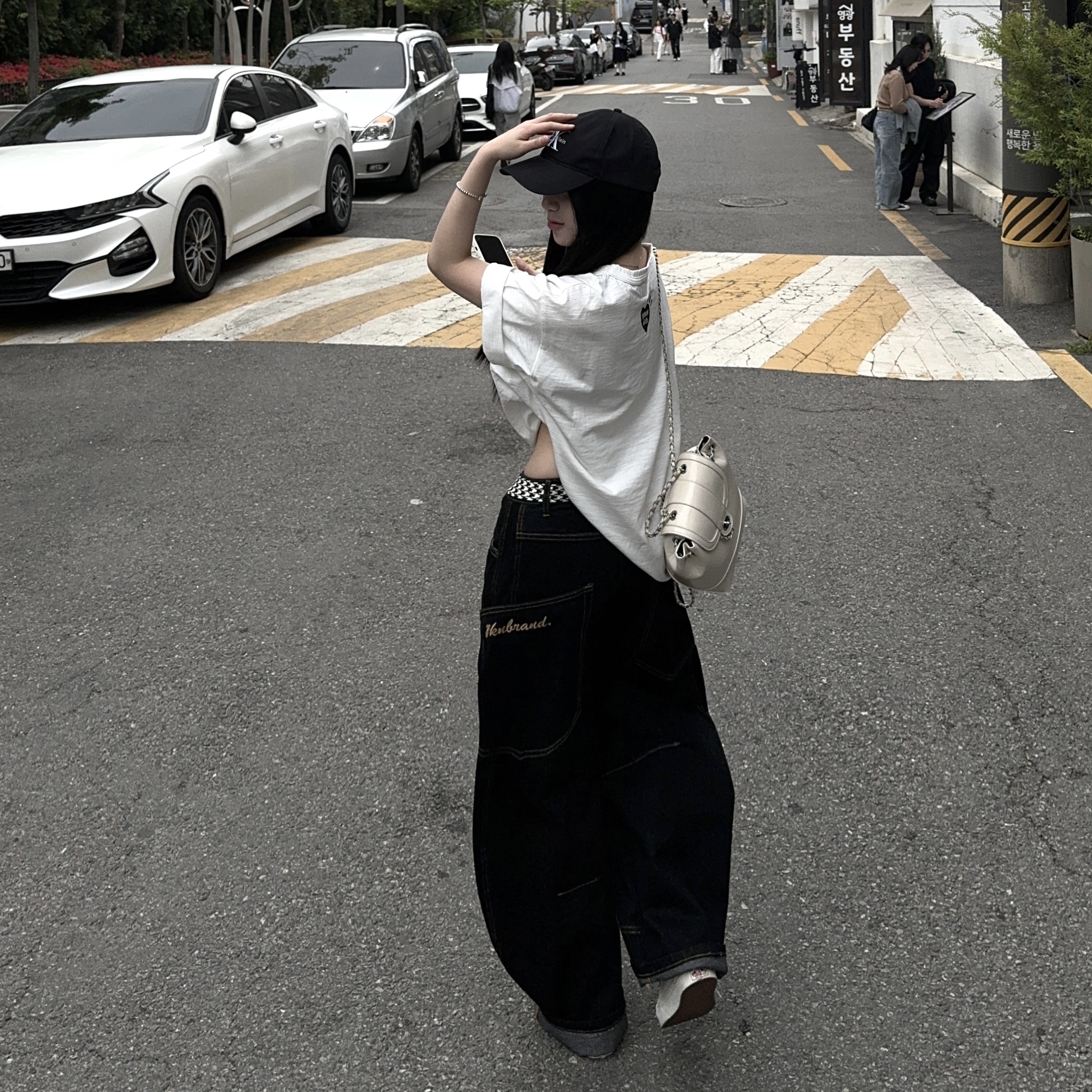 Vans Style 36 Marshmallow Racing Red, Human Made Graphic T-Shirt #6 White 착용 스타일 - 1