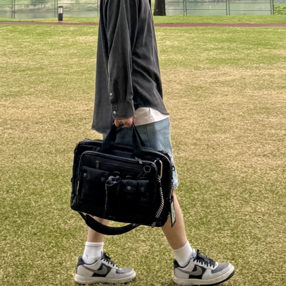 Index&Co. Gadget Briefcase Black, Index&Co. Gadget Glasses Case Black 착용 스타일