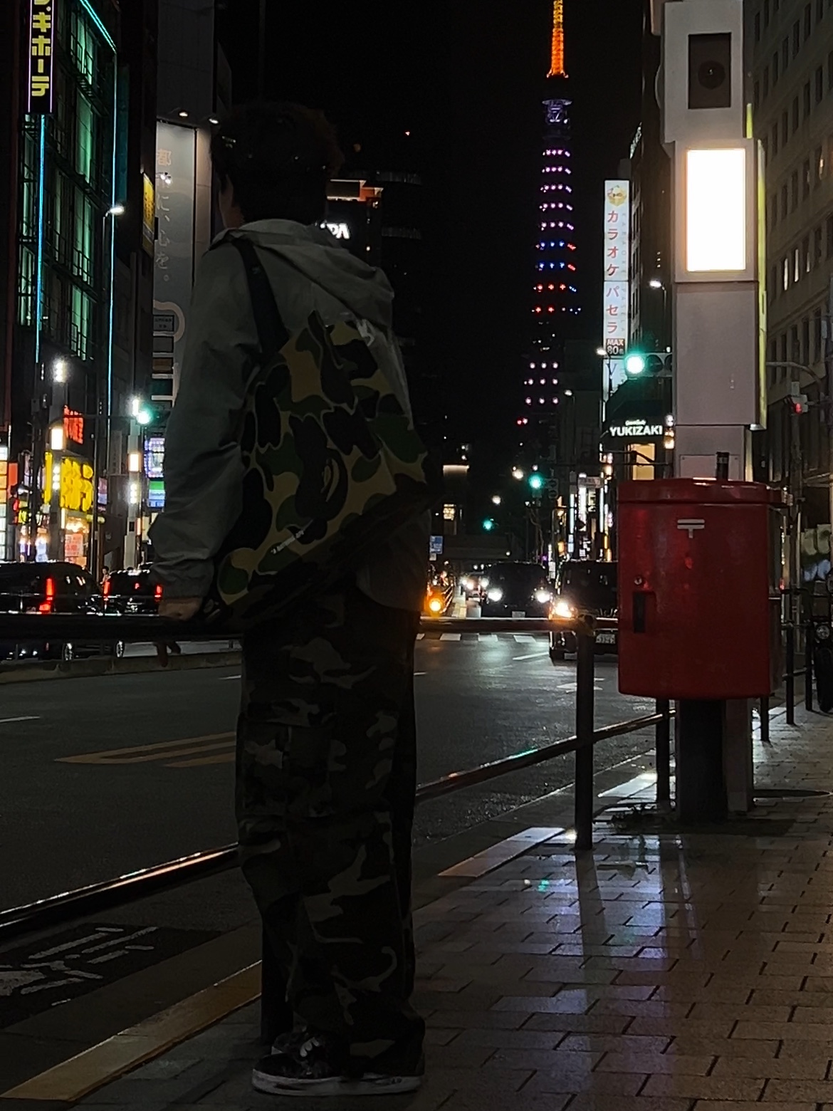 Arc'teryx Mantis 26 Backpack Black, Nike x Peaceminusone Air Force 1 Low Para-Noise 3.0 Black and Multicolor 착용 스타일 - 3