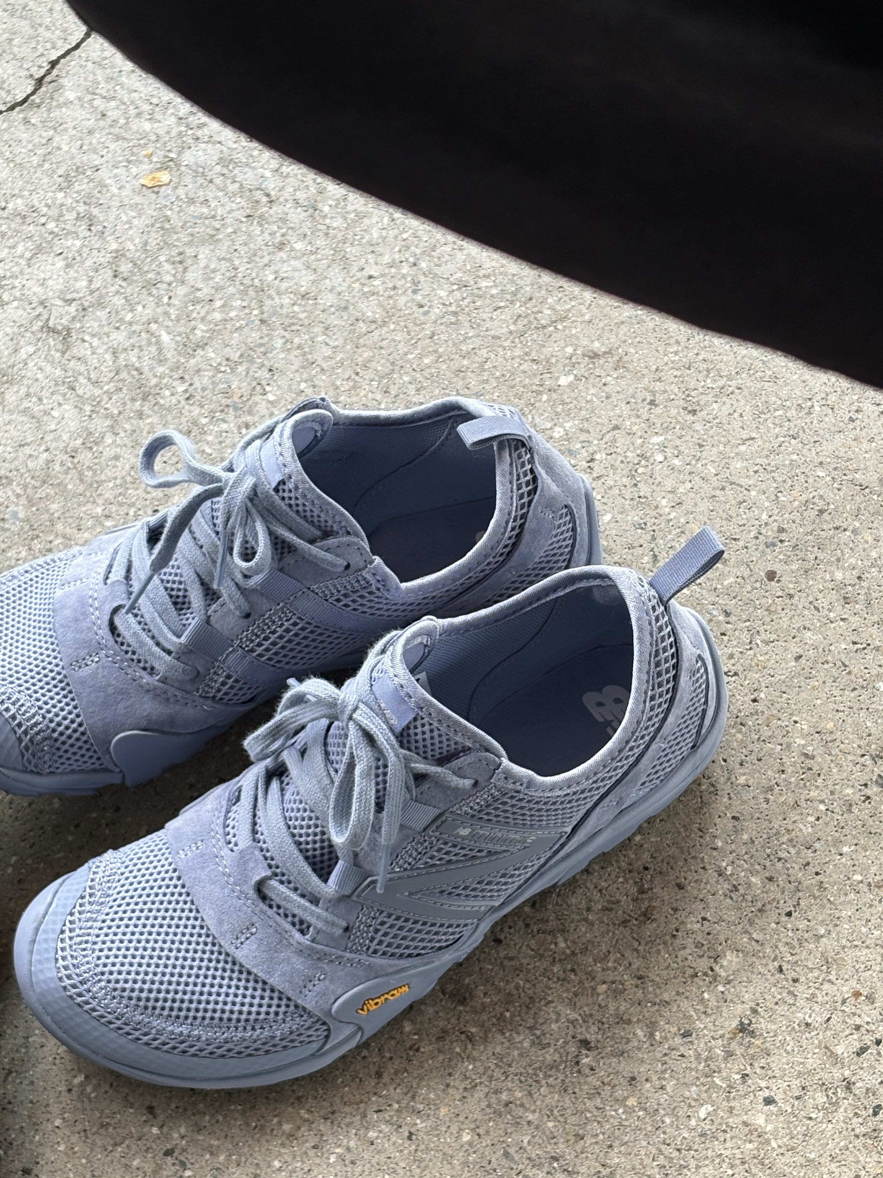 New Balance Minimus MT10 Dusk Shower Pearl Grey 착용 스타일 - 2