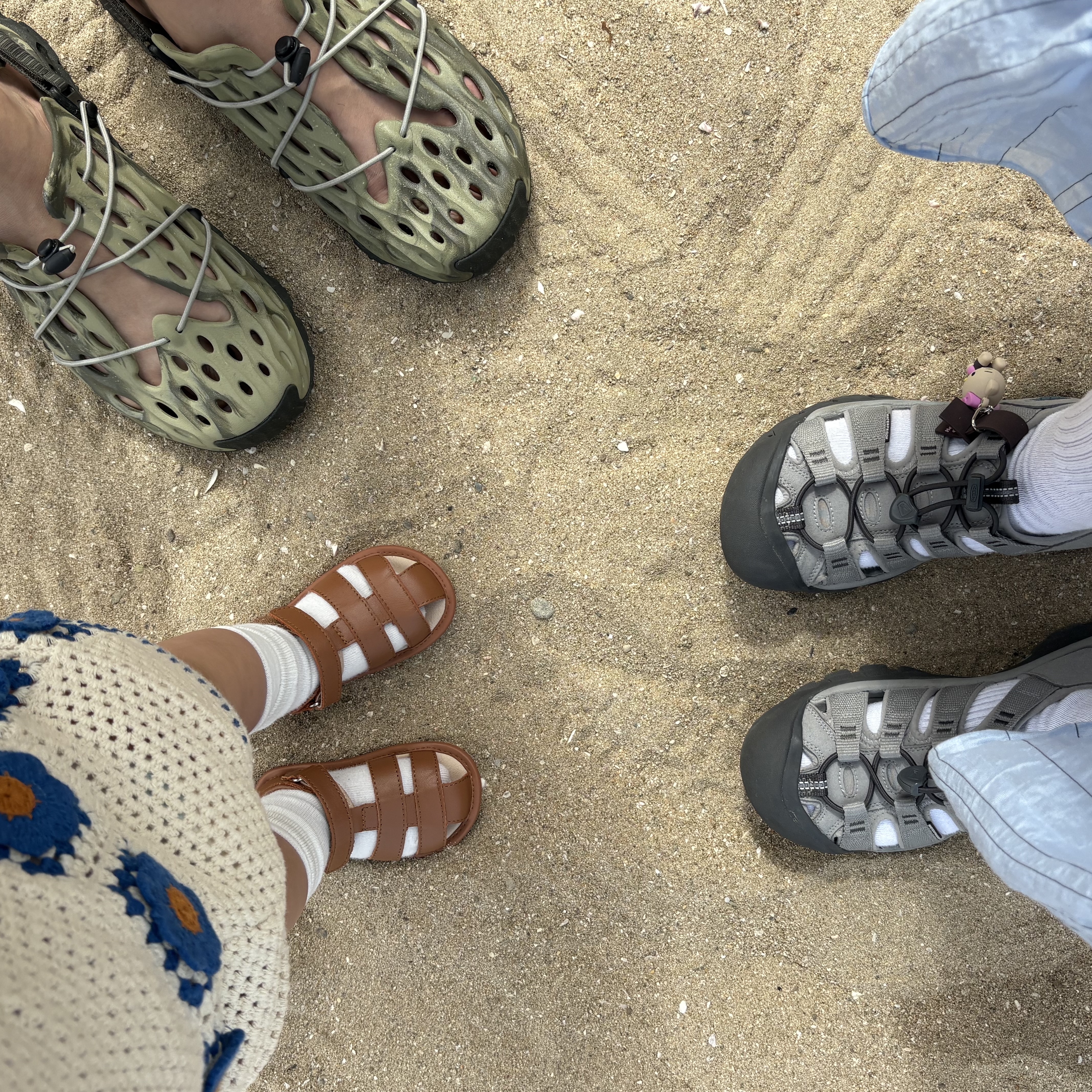 (W) Keen Newport H2 Grey Smoke Blue, Merrell Hydro Moc AT Cage 1TRL Olive 착용 스타일