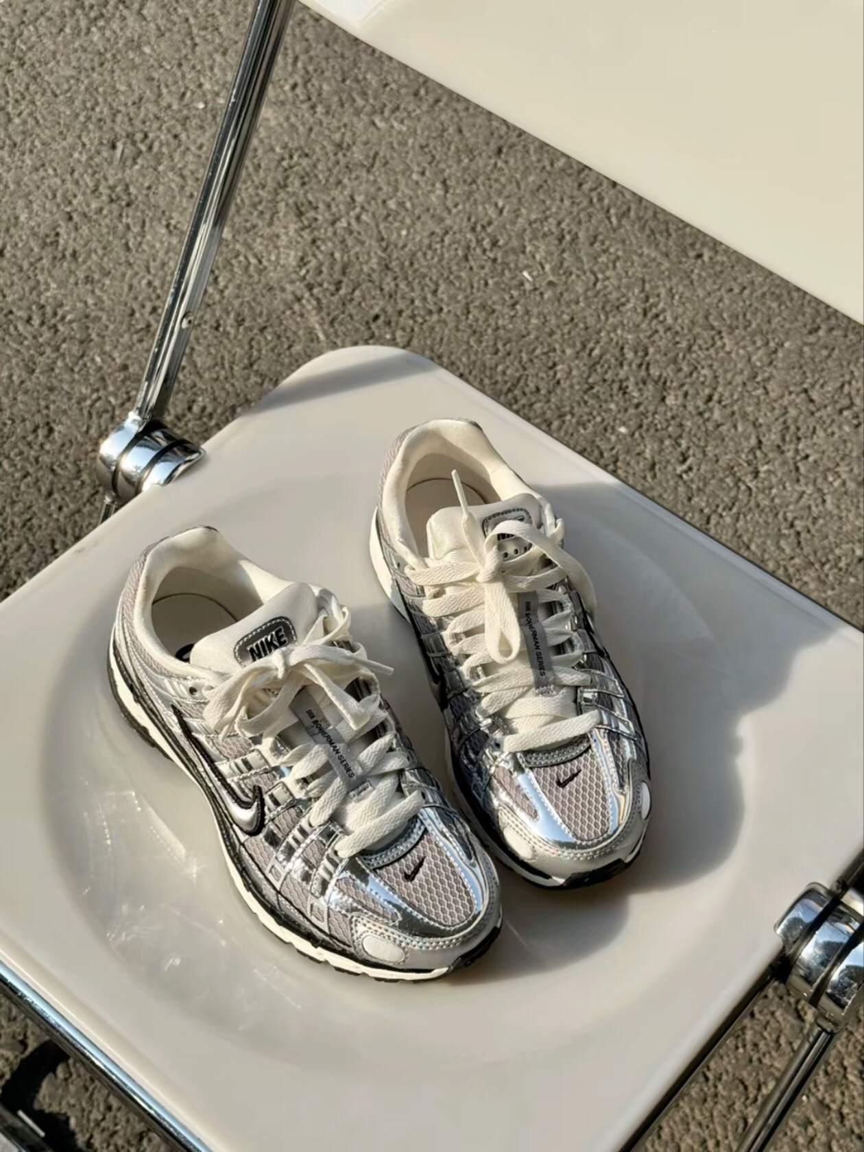 Nike P-6000 Metallic Silver 착용 스타일