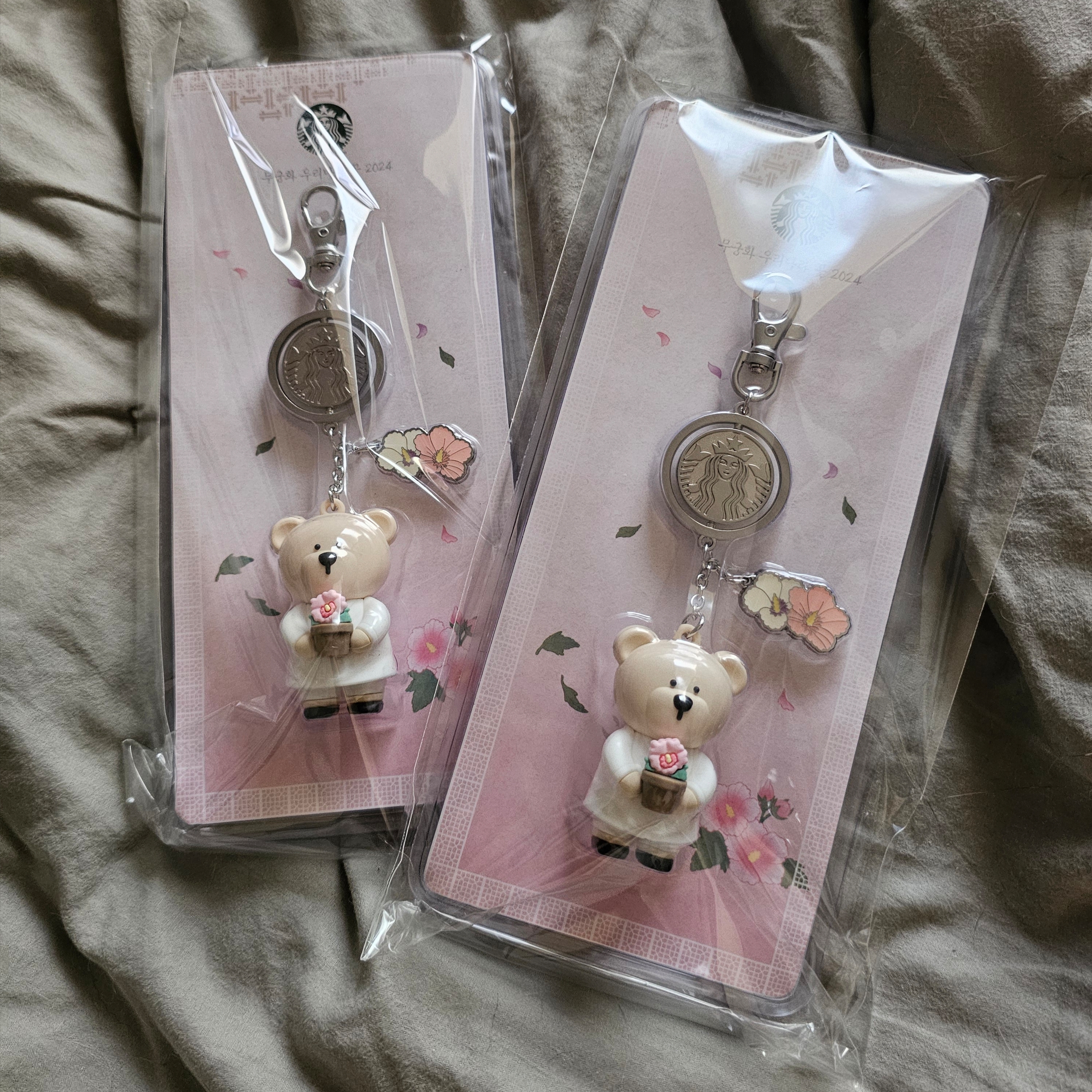 Starbucks 24 Rose Of Sharon Bearista KeyChain 착용 스타일