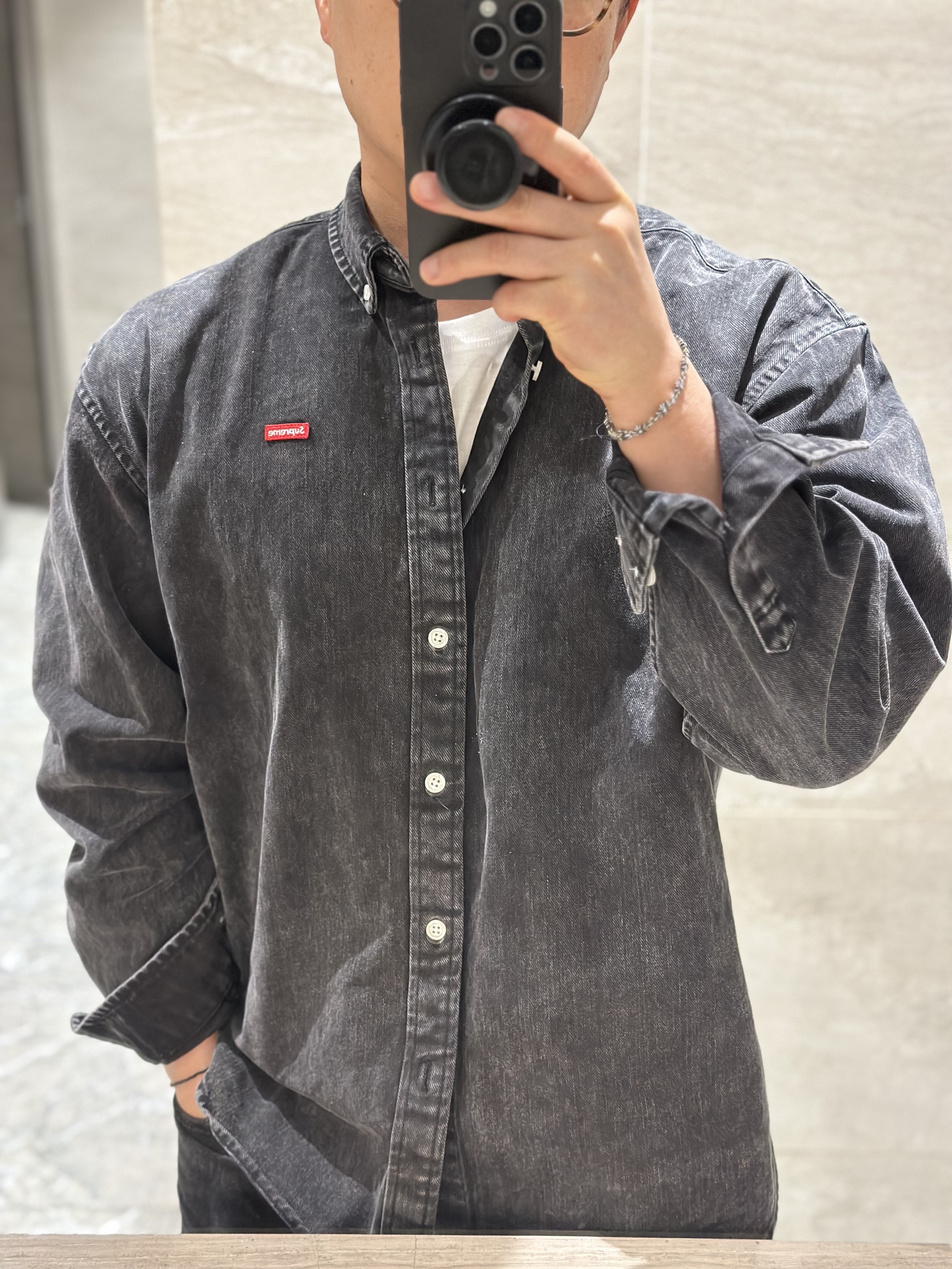 Supreme Small Box Denim Shirt Black - 25SS 착용 스타일