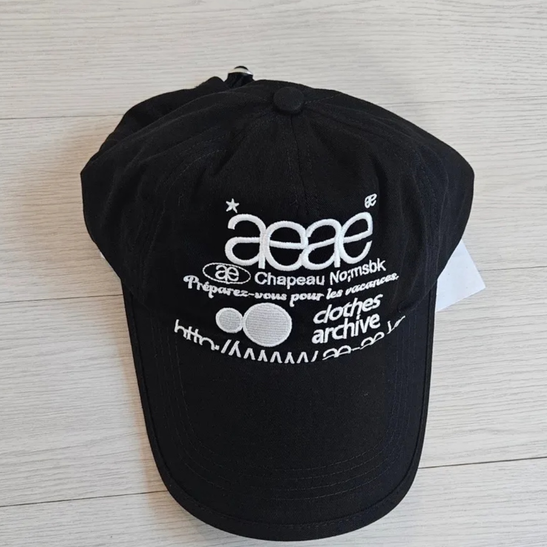 Aeae Web Logo 5 Pannel Cap Black 착용 스타일
