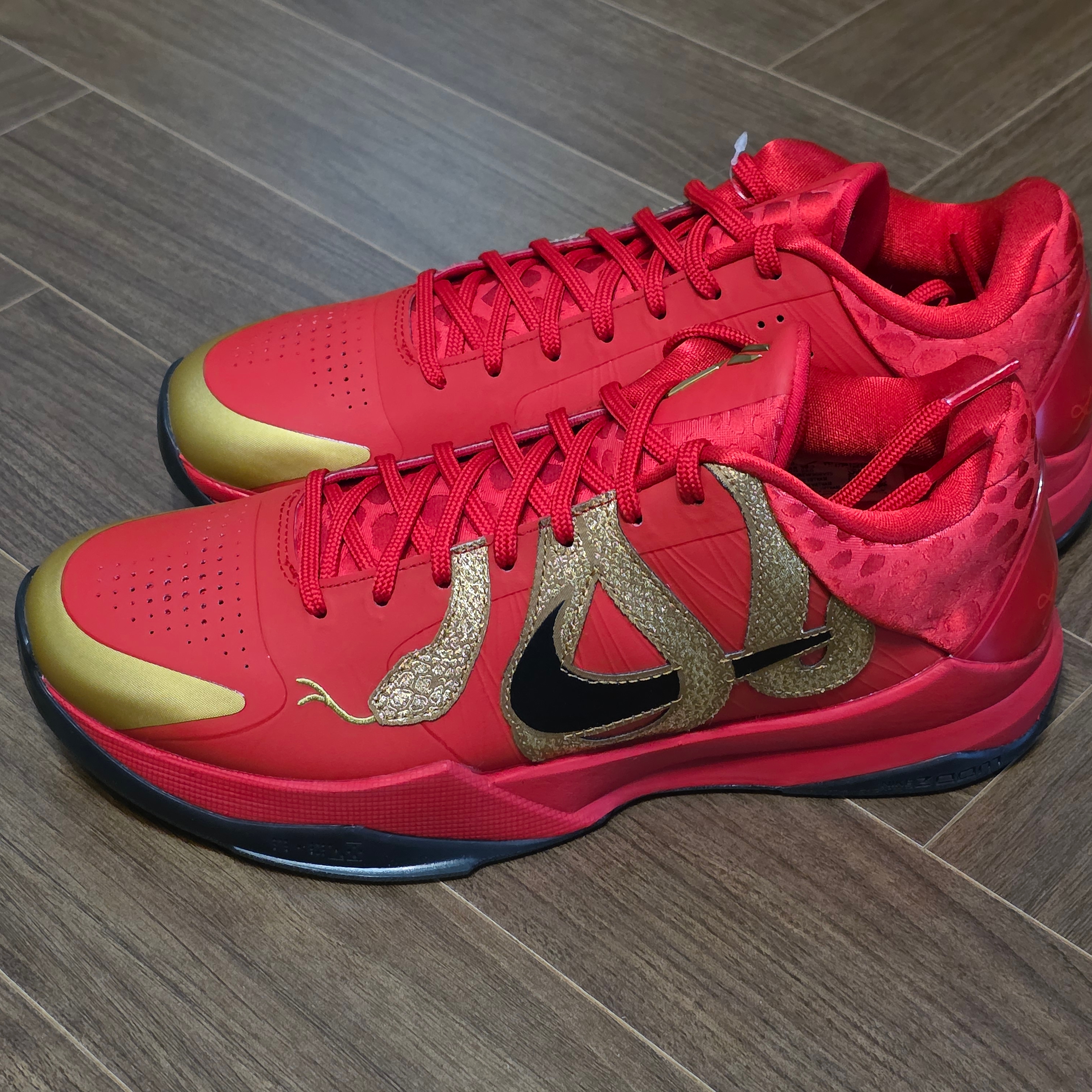 Nike Kobe 5 Protro Year of the Mamba University Red 착용 스타일
