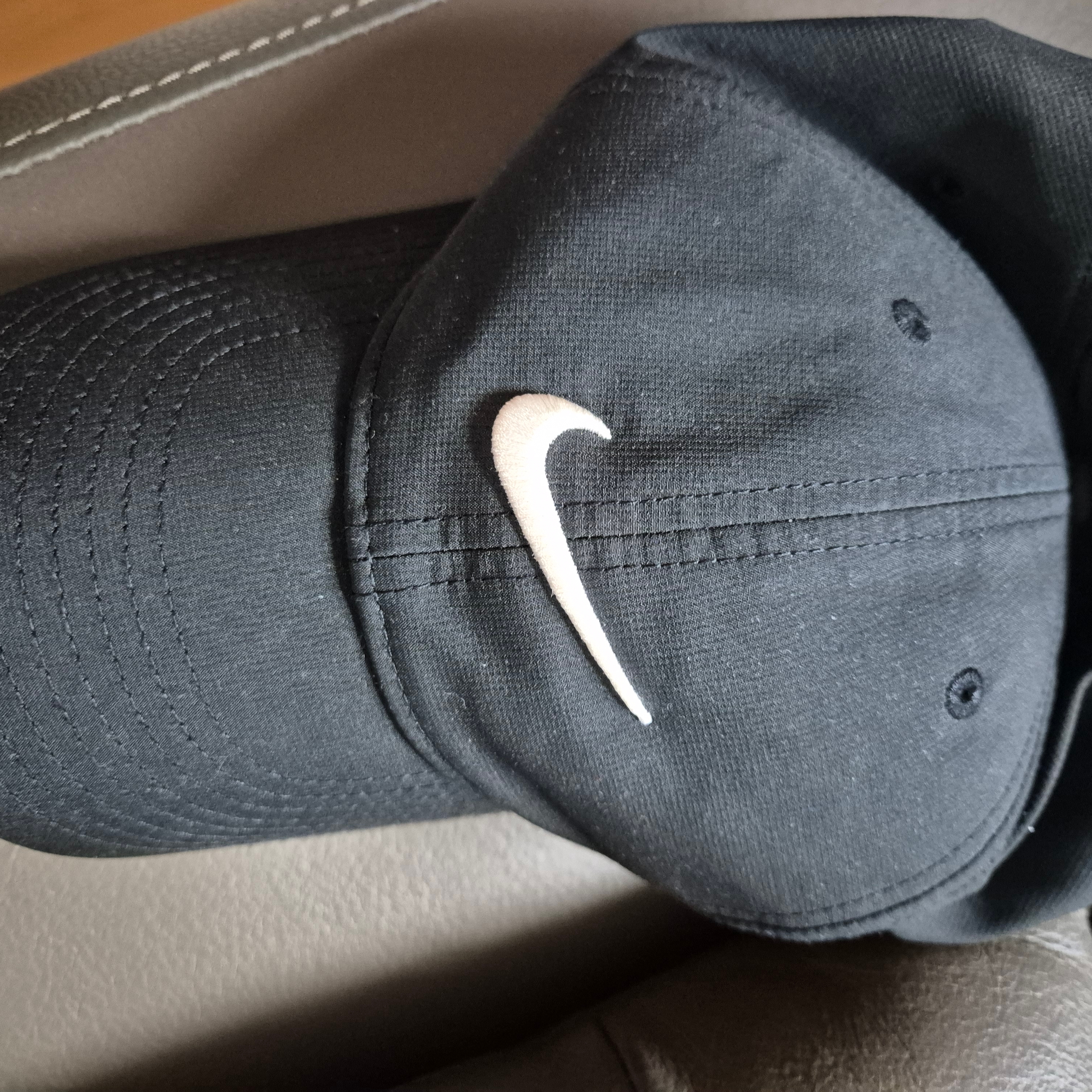 Nike Dri-Fit Club Structured Swoosh Cap Black 착용 스타일