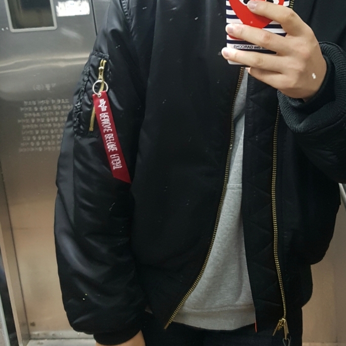 ALPHA INDUSTRIES MA-1 Flight Jacket Black 착용 스타일