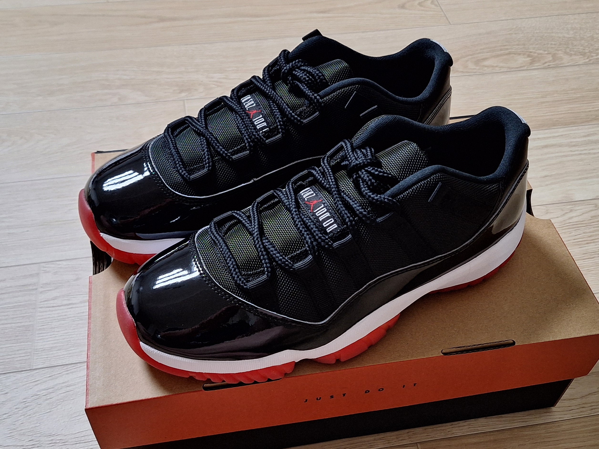 Jordan 11 Retro Low Bred 2025 착용 스타일 - 1